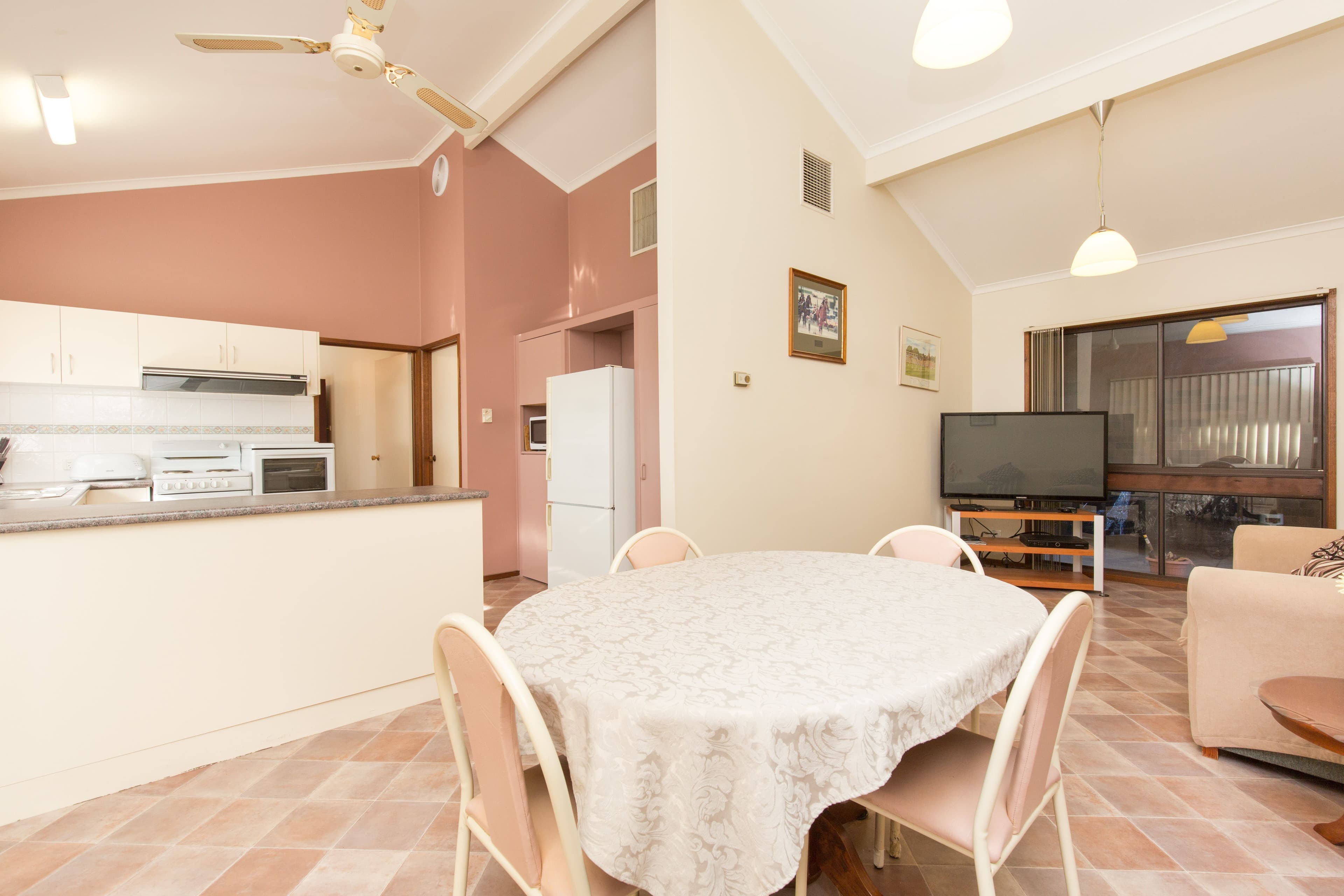8 Carara Court, Mildura VIC 3500, Mildura - Thumbnail 4
