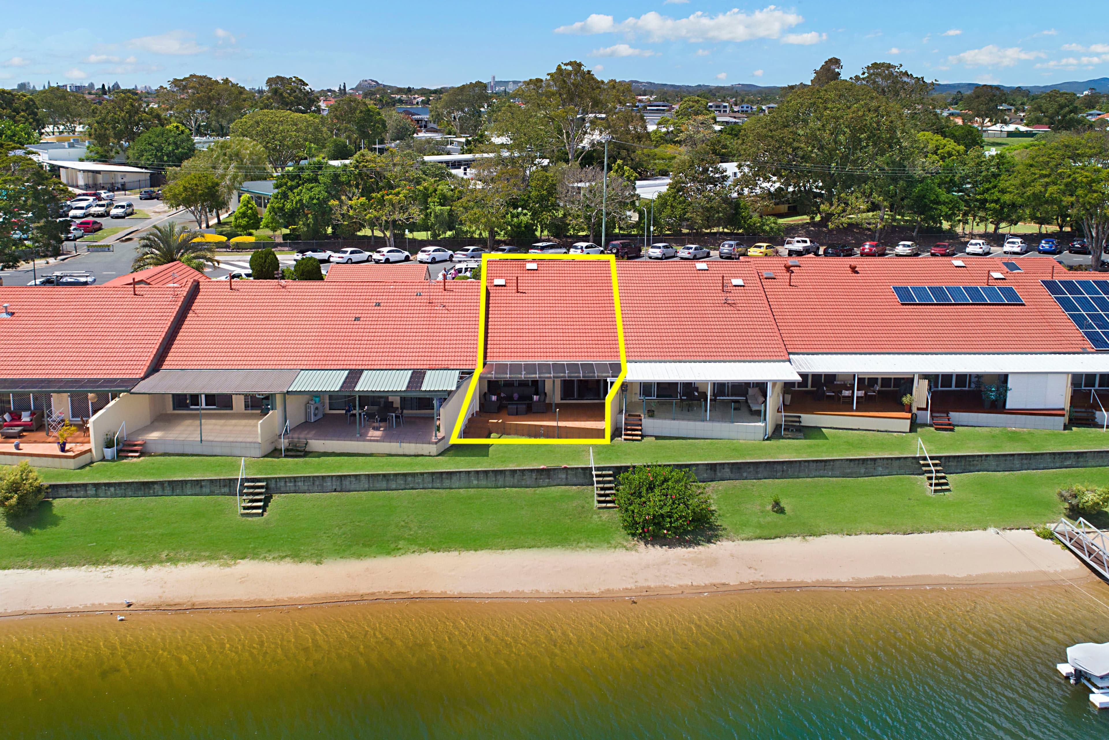 8 'Villa Floridia' 8 Dunlop Court, MERMAID WATERS QLD 4218, Mermaid Waters - Image 1