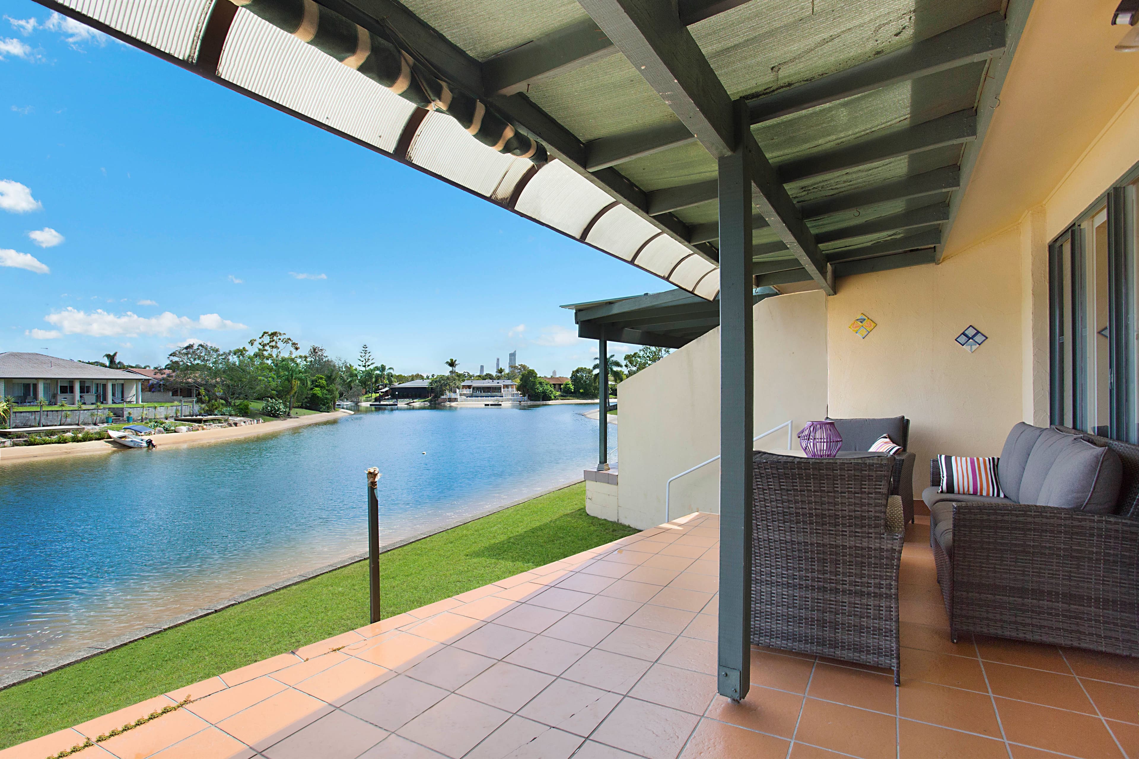 8 'Villa Floridia' 8 Dunlop Court, MERMAID WATERS QLD 4218, Mermaid Waters - Thumbnail 2