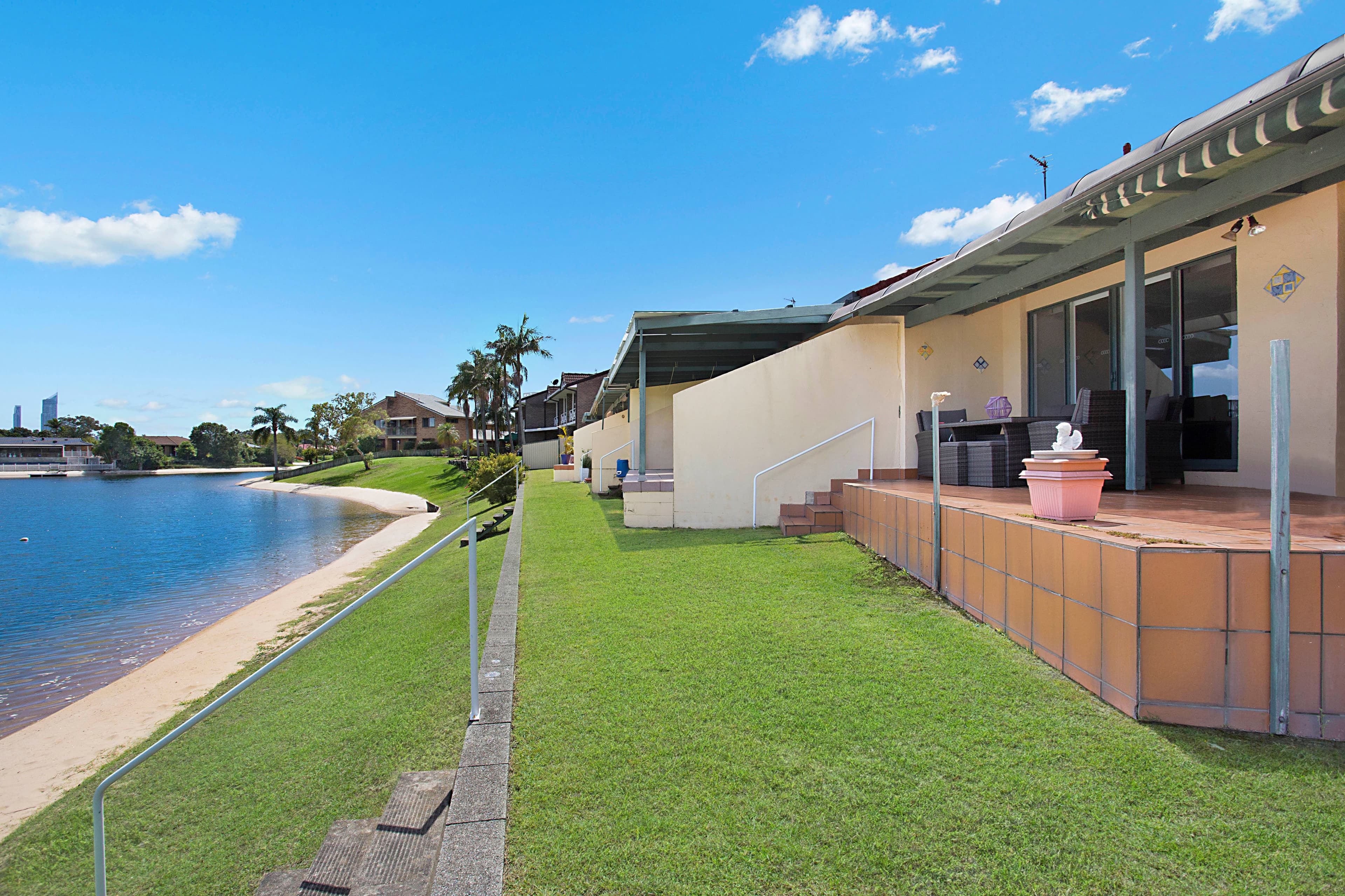 8 'Villa Floridia' 8 Dunlop Court, MERMAID WATERS QLD 4218, Mermaid Waters - Thumbnail 5