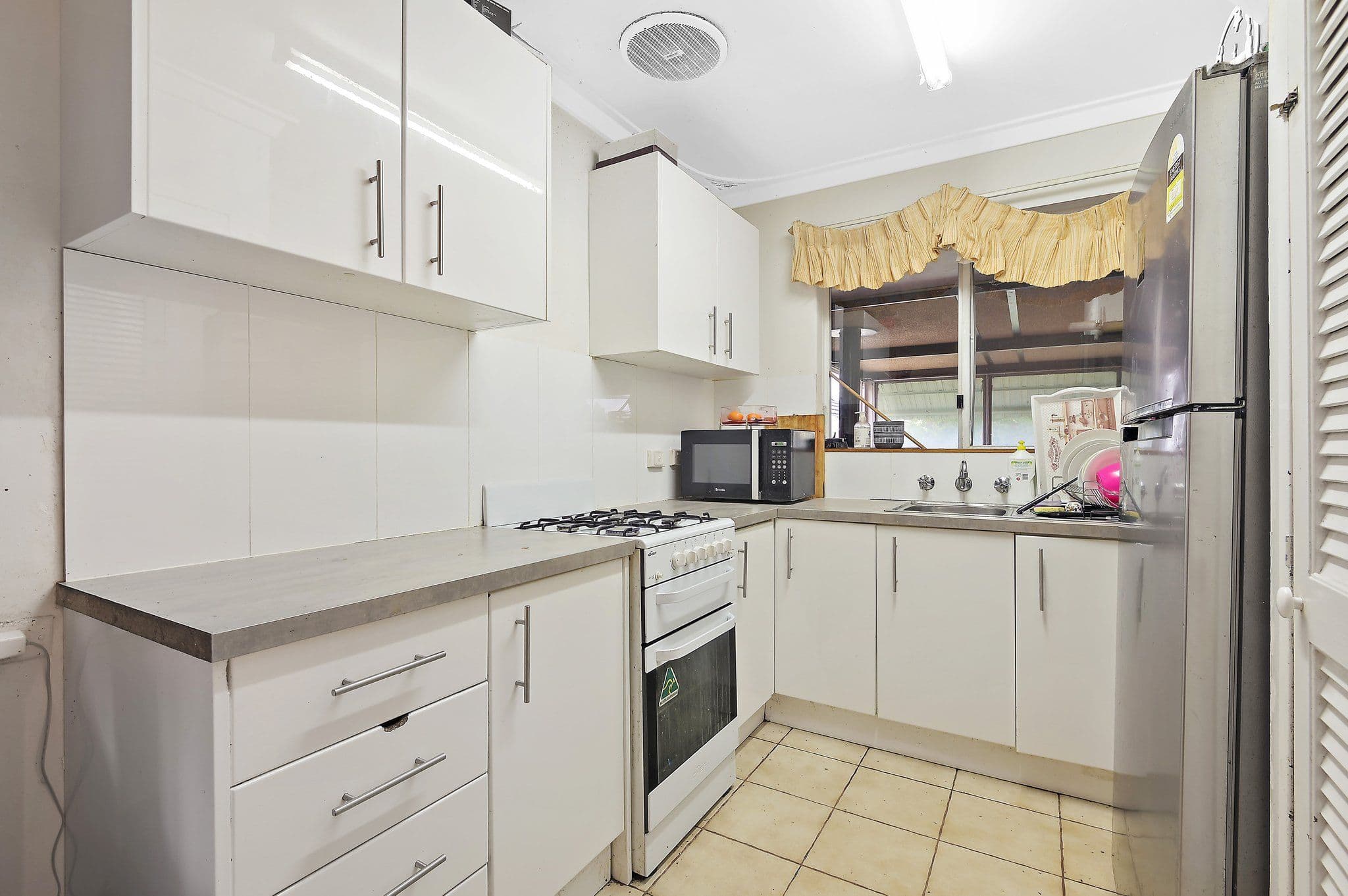 34 Tullamore Avenue, Thornlie WA 6108, Thornlie - Thumbnail 3