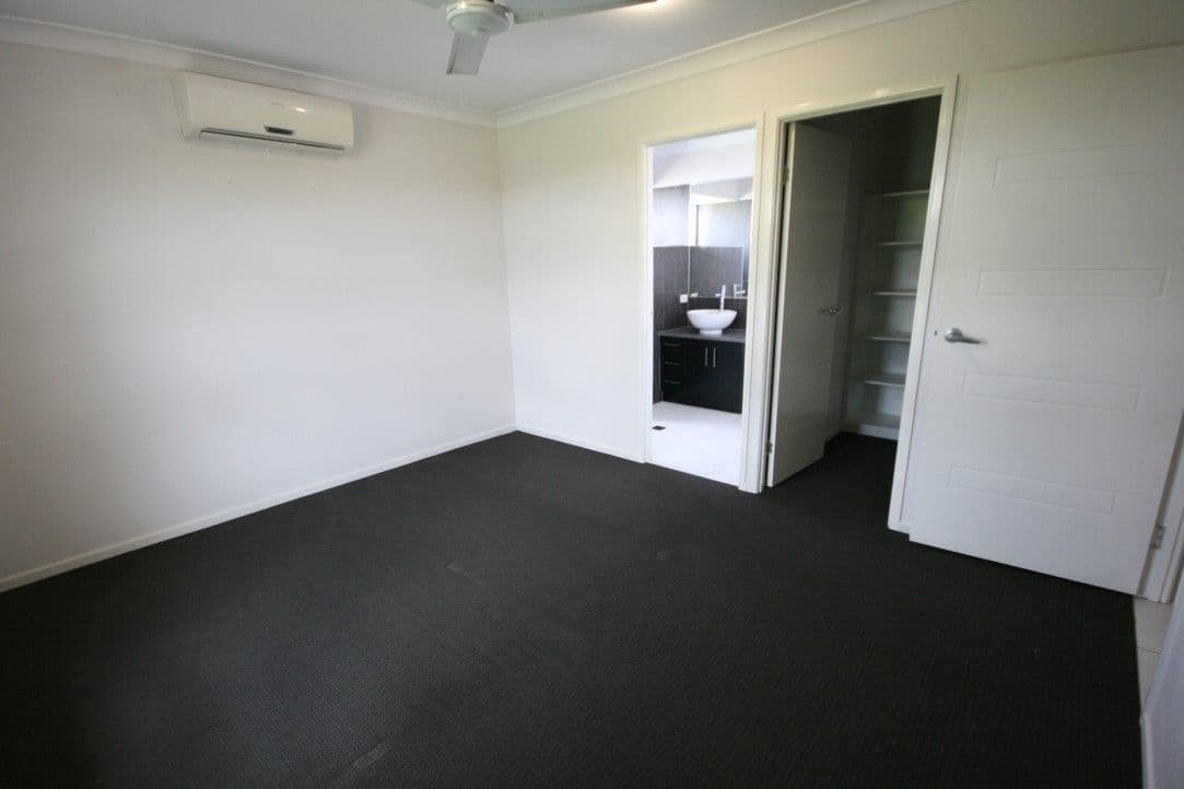 16 Pacific Avenue, Sarina QLD 4737, Sarina - Thumbnail 4
