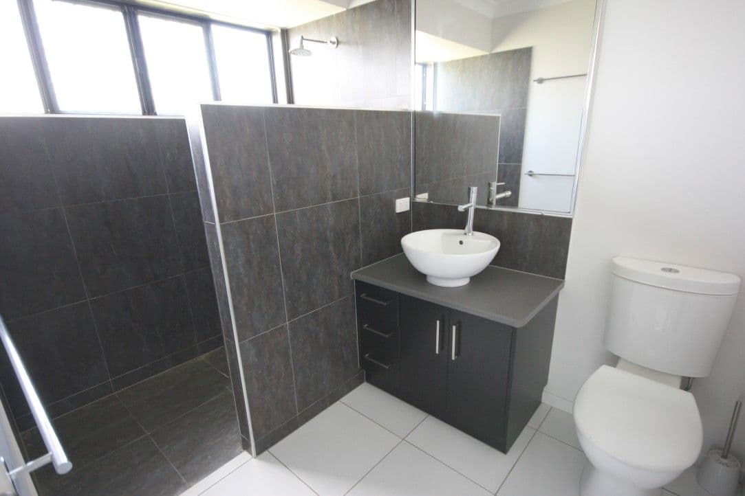 16 Pacific Avenue, Sarina QLD 4737, Sarina - Thumbnail 5