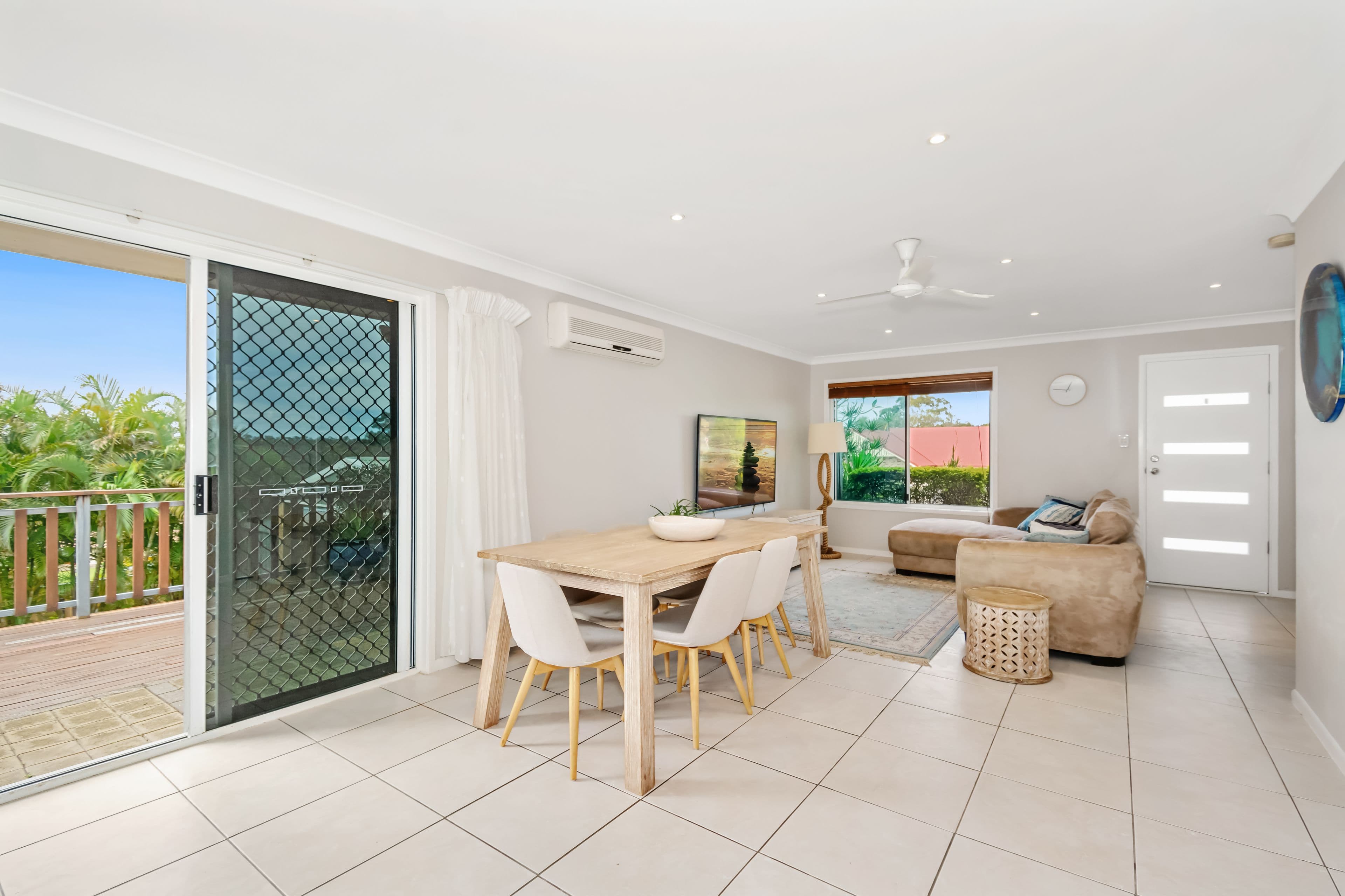 2 Edgemount Court, Oxenford QLD 4210, Oxenford - Thumbnail 2
