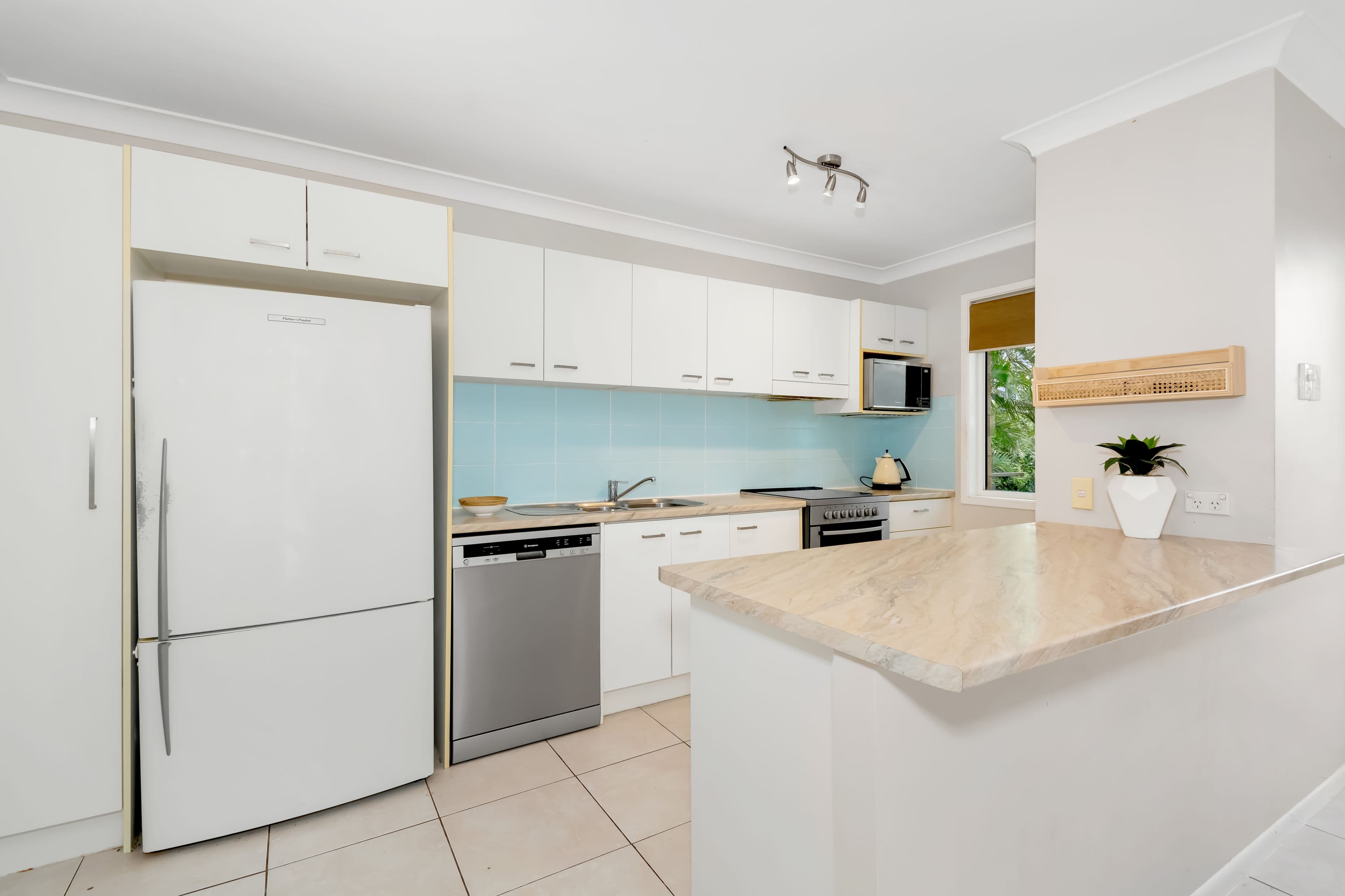 2 Edgemount Court, Oxenford QLD 4210, Oxenford - Thumbnail 5