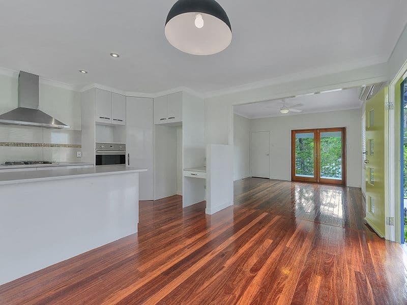 377 Ferguson Road, Seven Hills QLD 4170, Seven Hills - Thumbnail 3