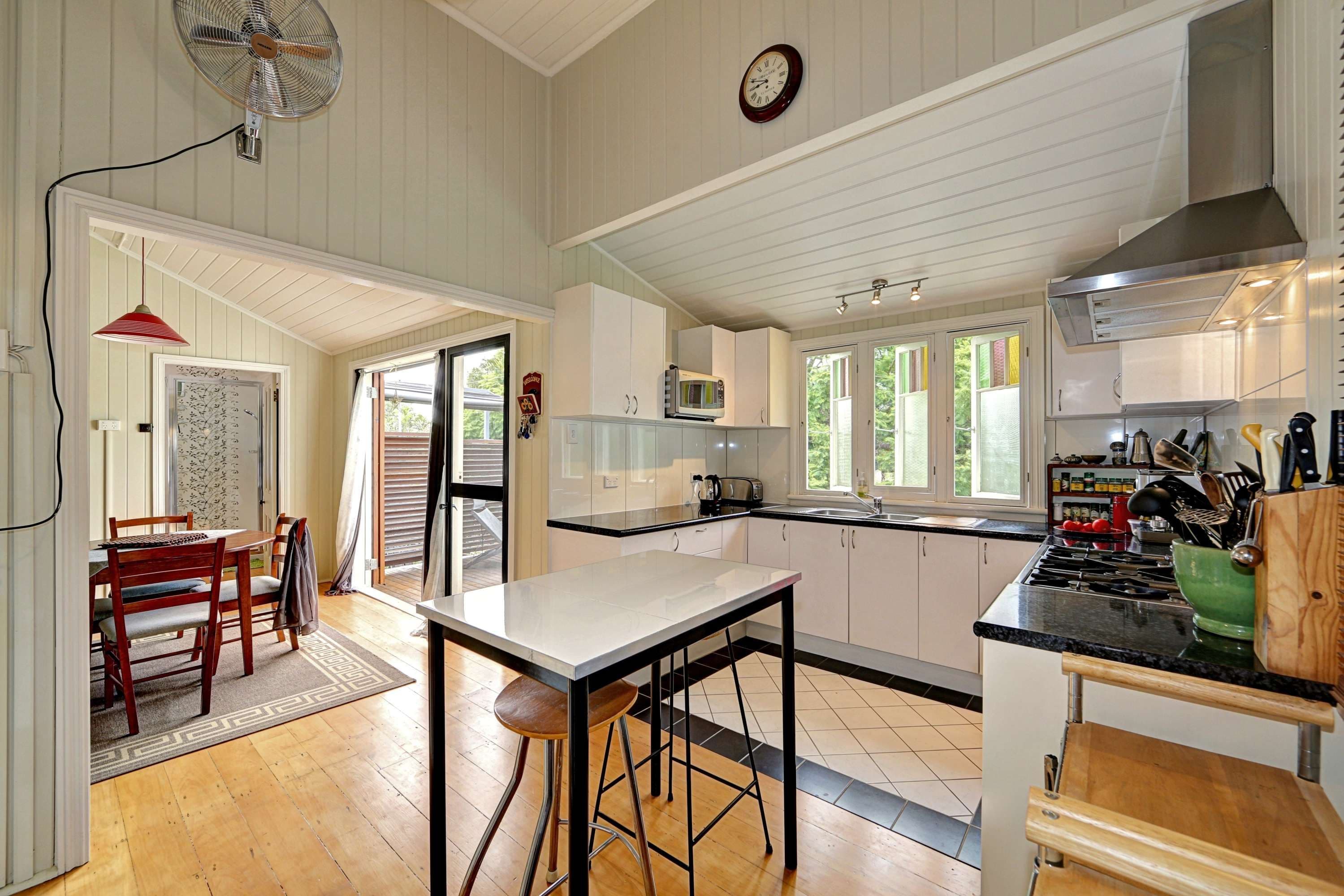 8 Rowland Street, BUNDABERG SOUTH QLD 4670, Bundaberg South - Thumbnail 7