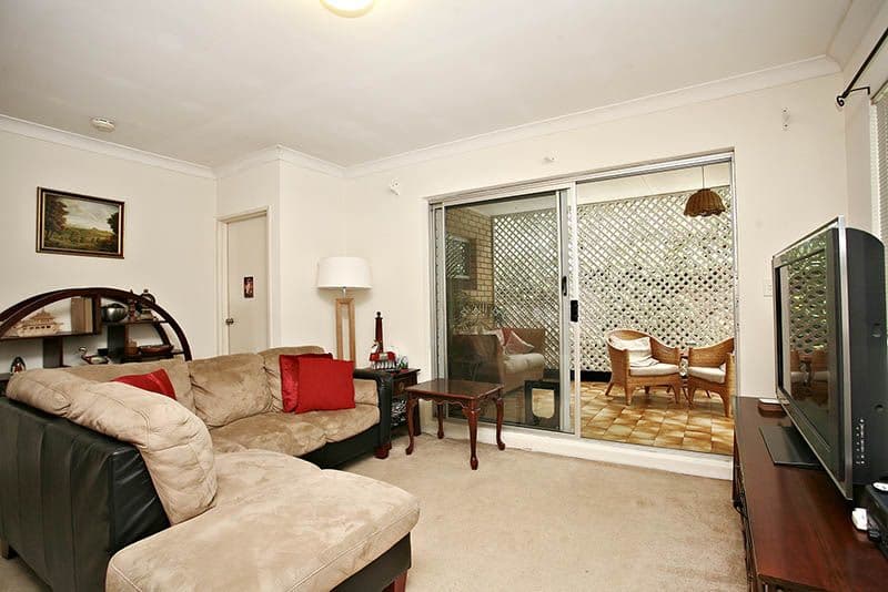 33 Glassey Street, RED HILL QLD 4059, Red Hill - Thumbnail 5