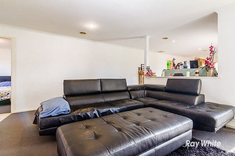 8 Nyarrin Place, Cranbourne West VIC 3977, Cranbourne West - Thumbnail 3
