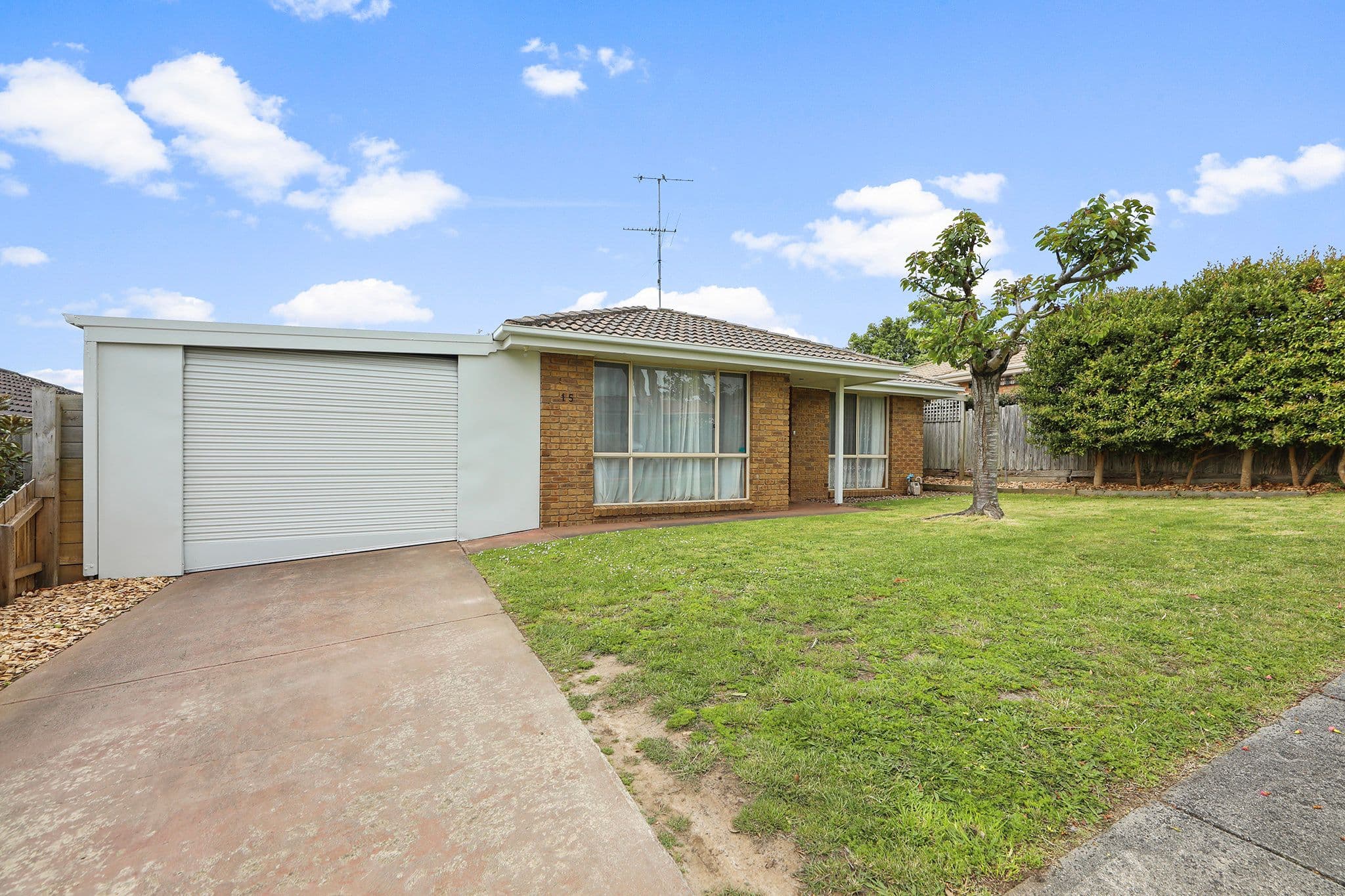 15 Helen Street, Drouin VIC 3818, Drouin - Thumbnail 2