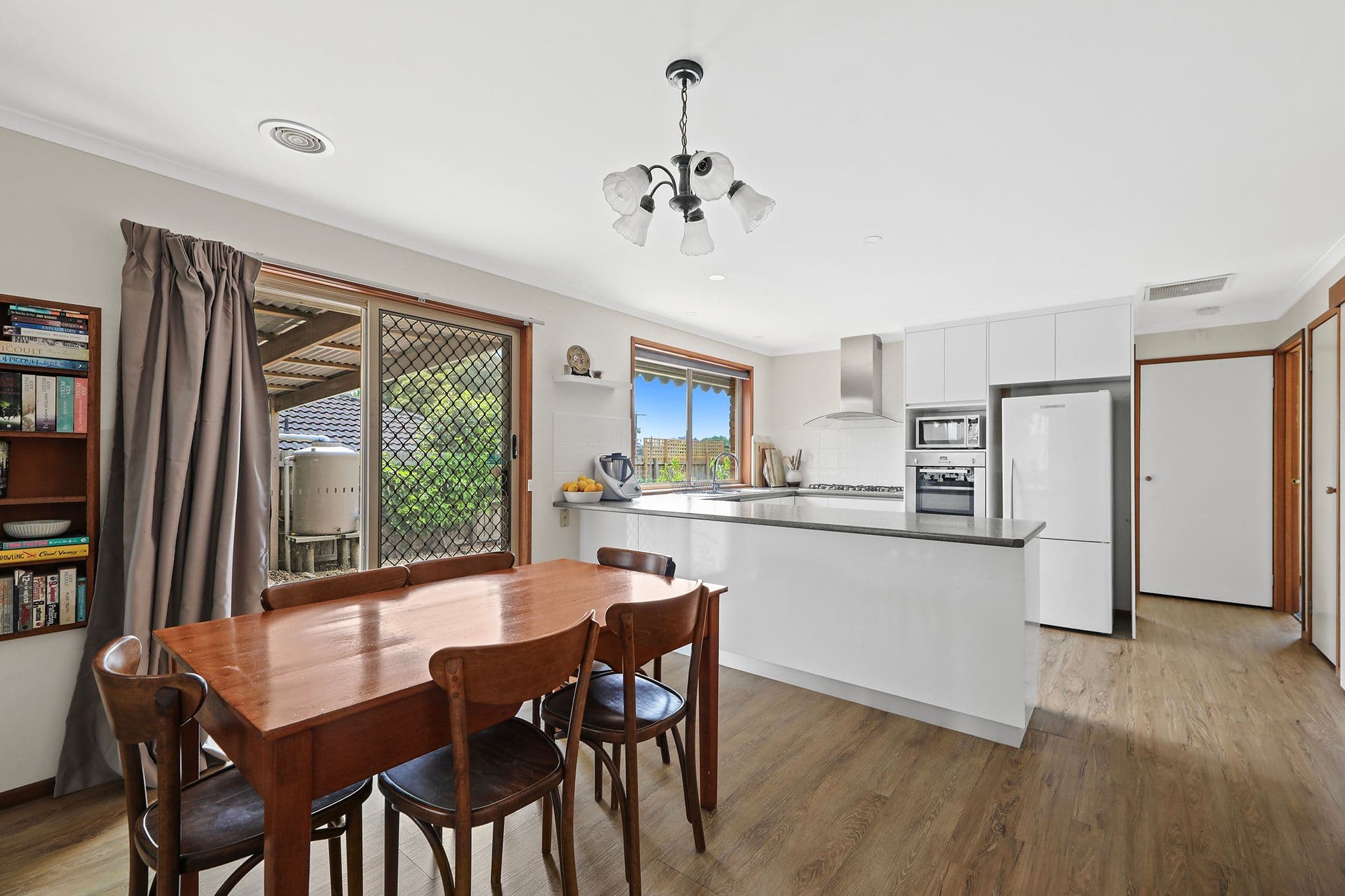 15 Helen Street, Drouin VIC 3818, Drouin - Thumbnail 4