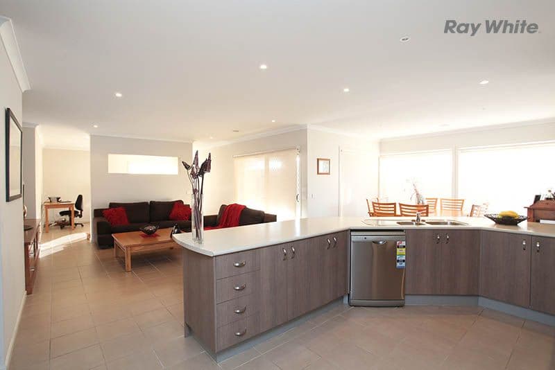 2 Fieldstone Place, TARNEIT VIC 3029, Tarneit - Thumbnail 4