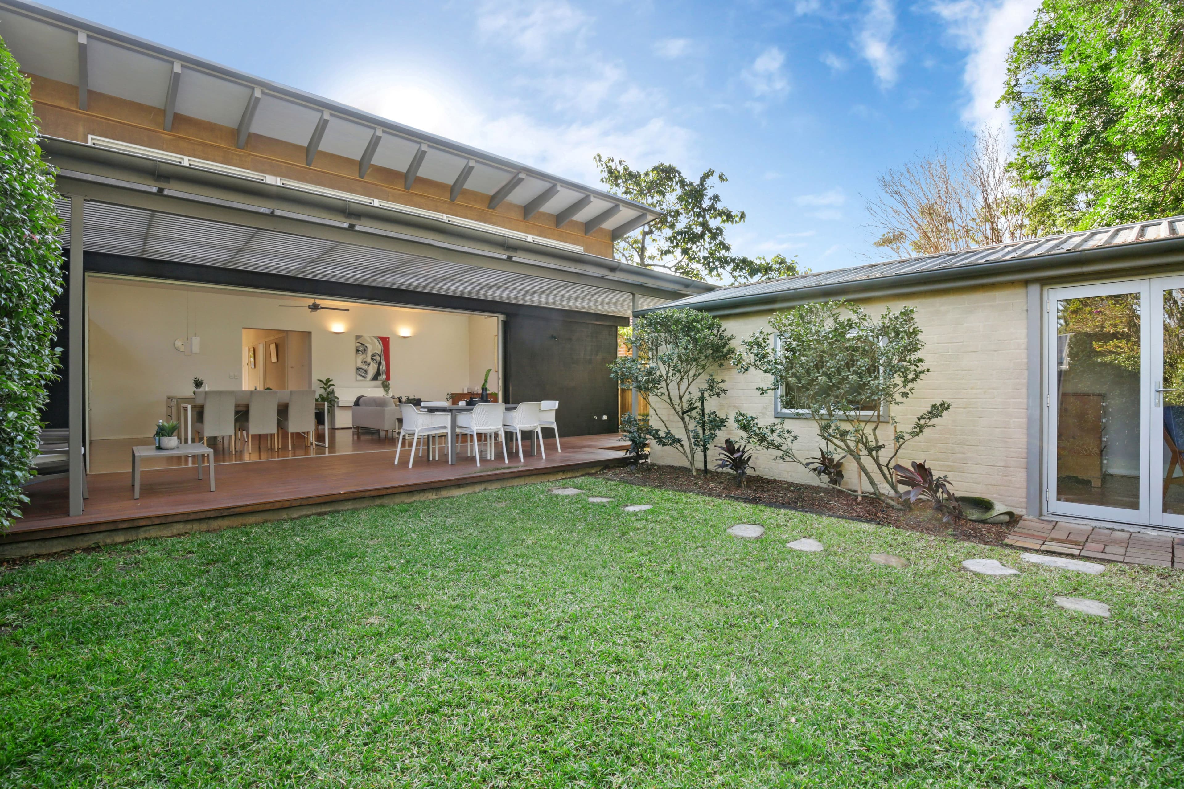 51 High Street, Willoughby - Thumbnail 3