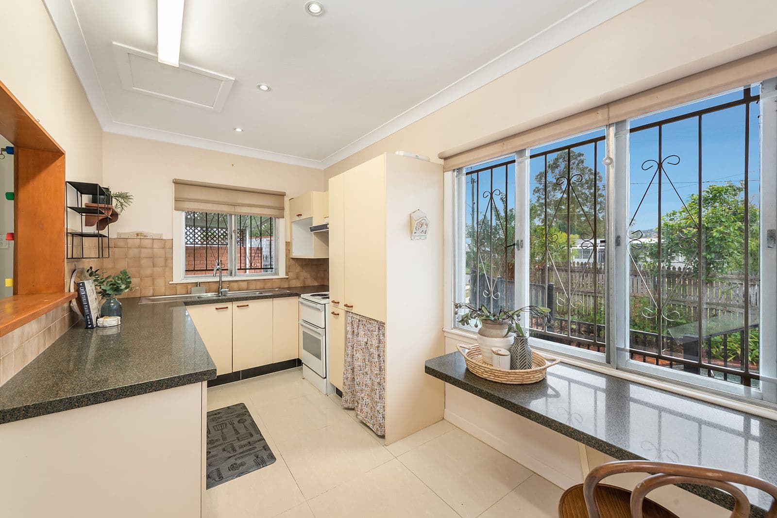 37 Almay Street, Kenmore QLD 4069, Kenmore - Thumbnail 5