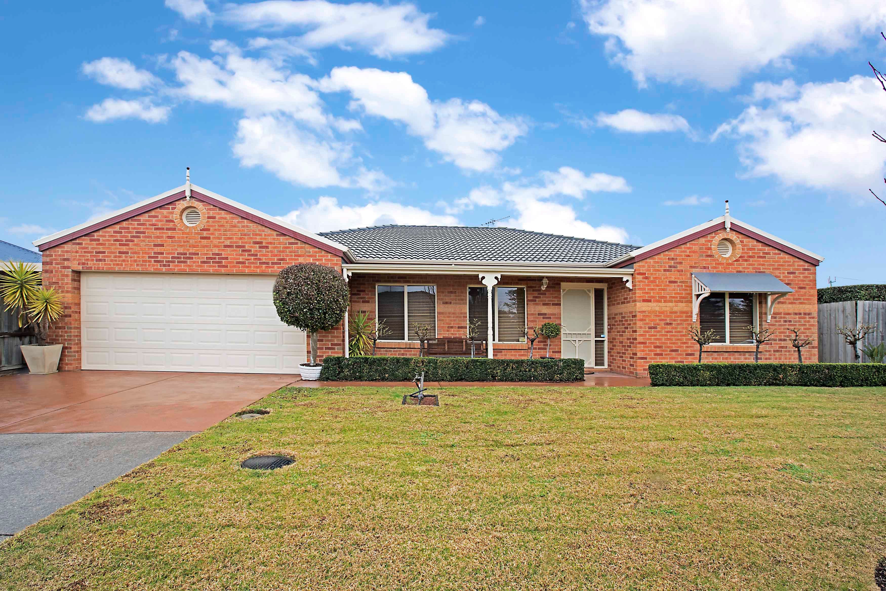 2 Roaming Creek Court, Waurn Ponds VIC 3216, Waurn Ponds - Image 1