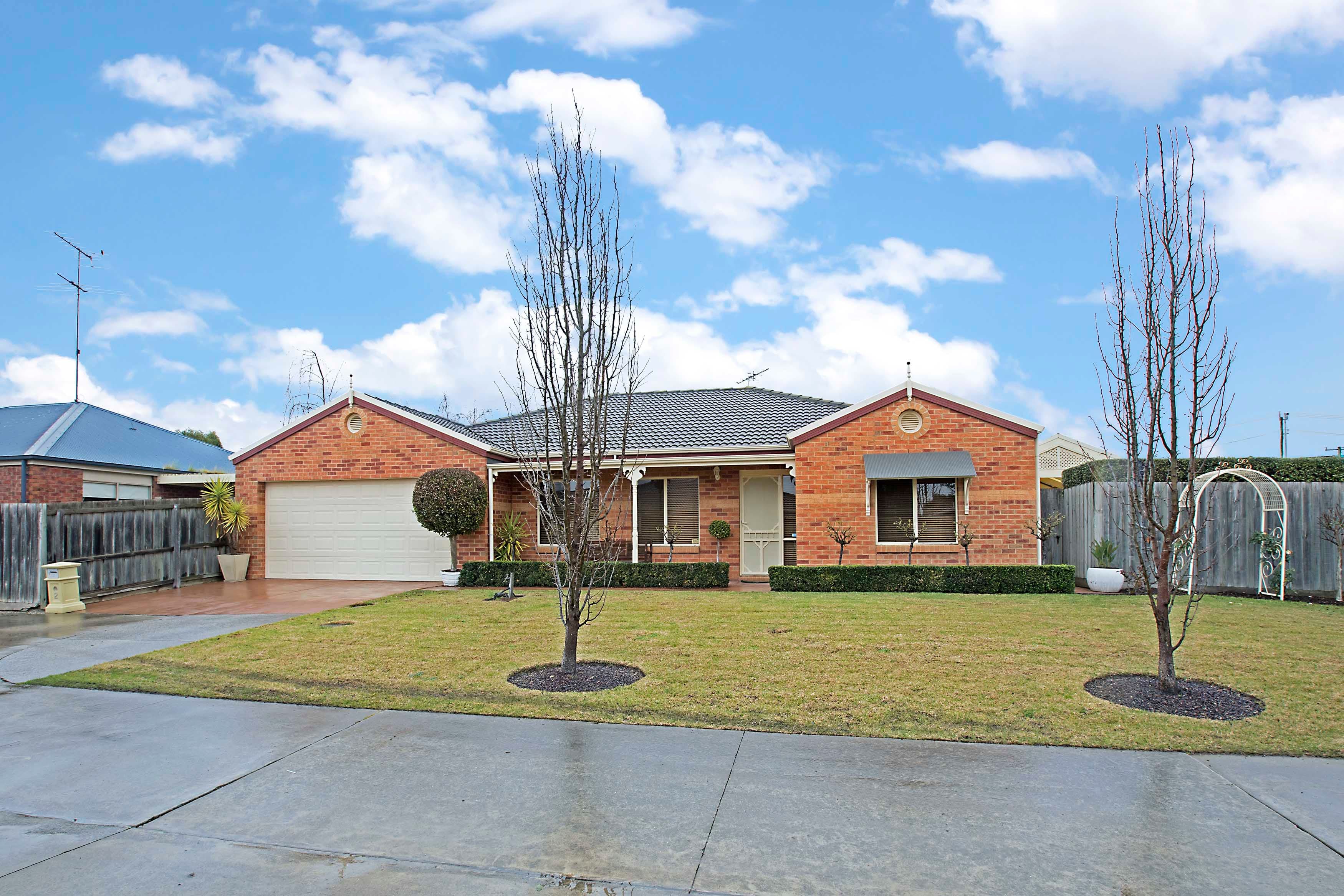 2 Roaming Creek Court, Waurn Ponds VIC 3216, Waurn Ponds - Thumbnail 2