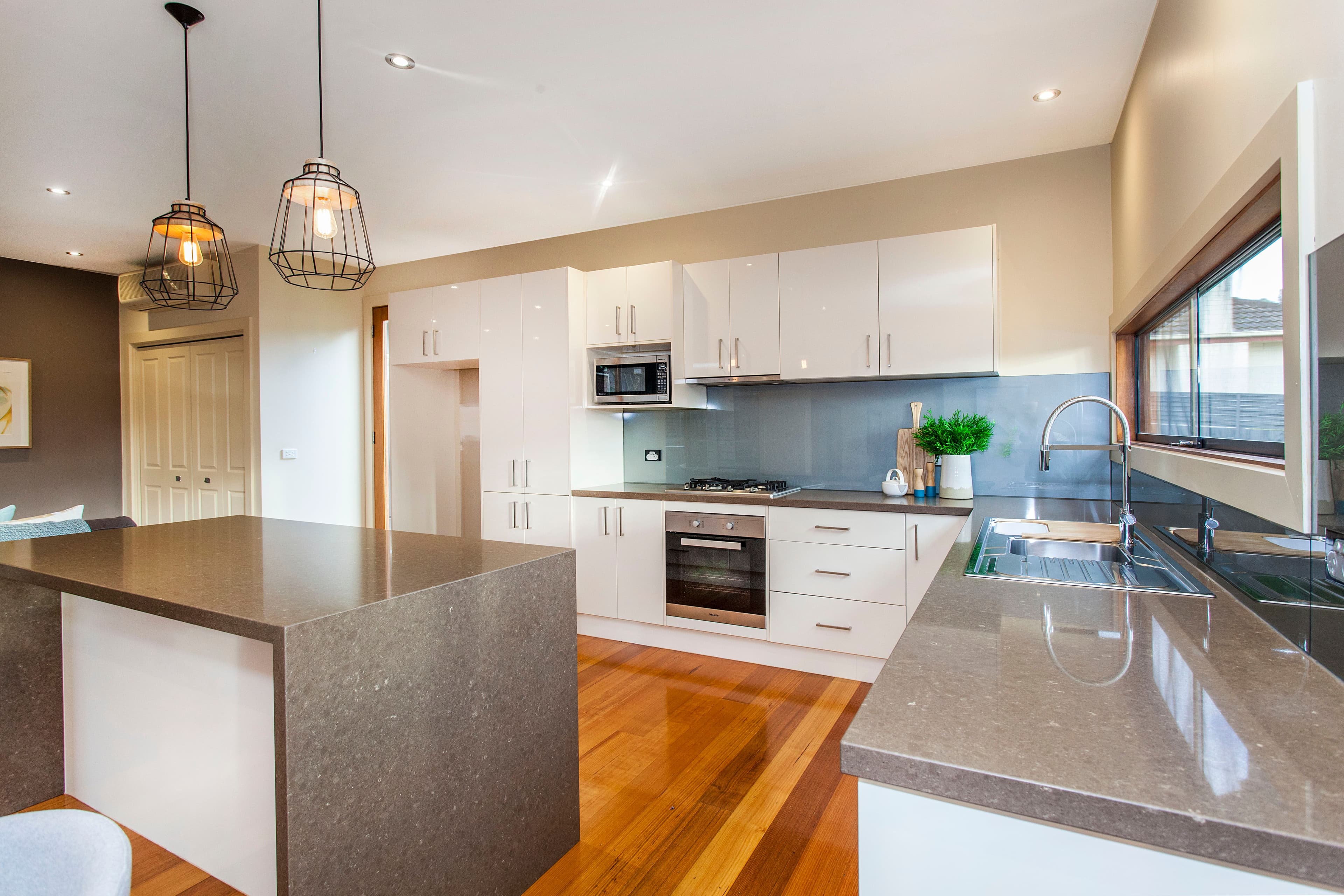 7 Irene Crescent, Mitcham VIC 3132, Mitcham - Thumbnail 2