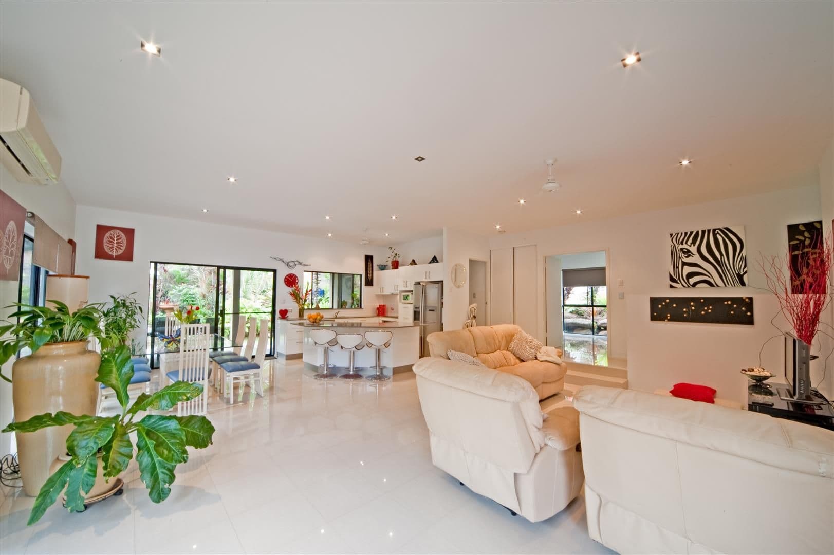 55 Jones Road, Cannonvale QLD 4802, Cannonvale - Thumbnail 4