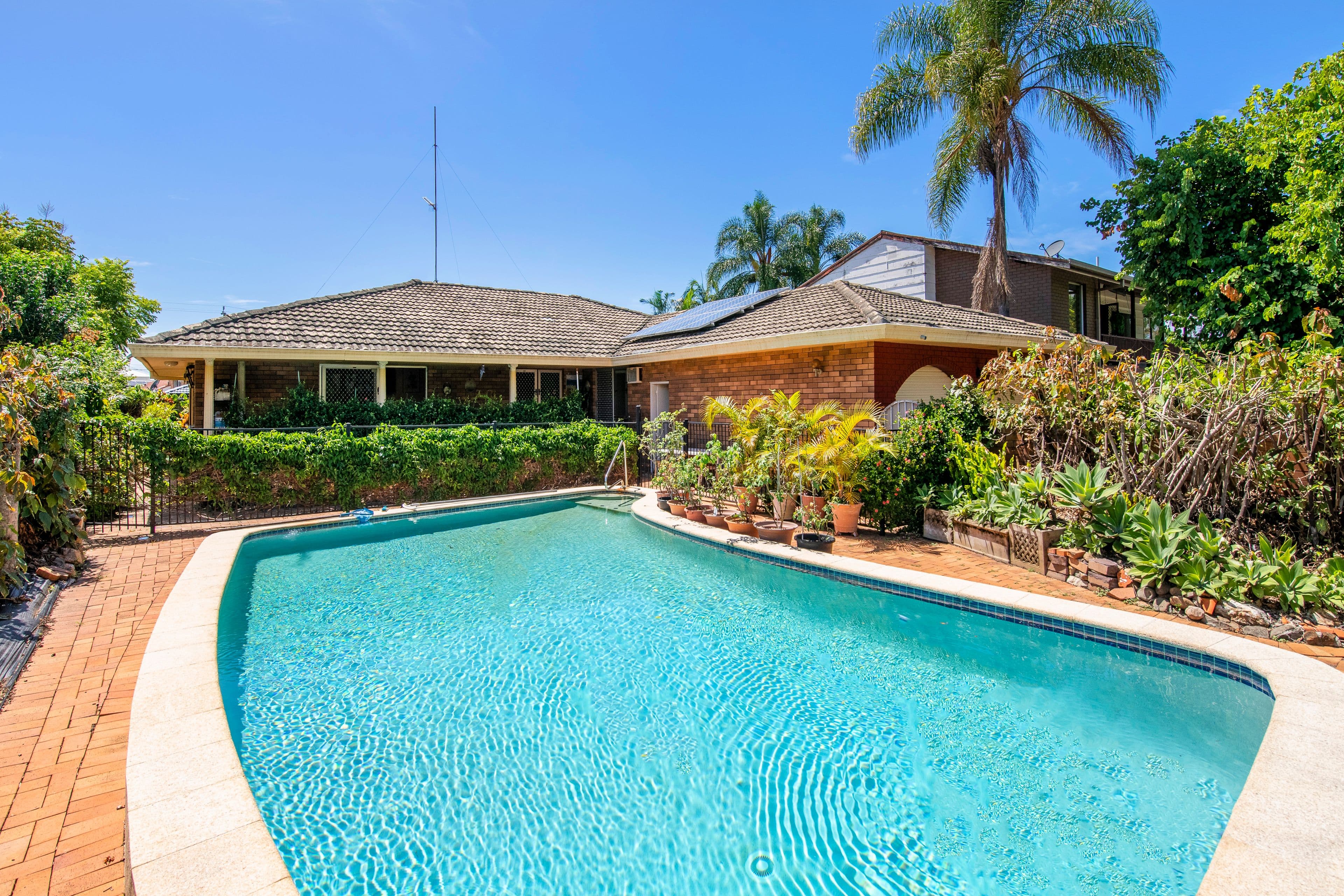 130 Sunshine Boulevard, Mermaid Waters QLD 4218, Mermaid Waters - Thumbnail 4