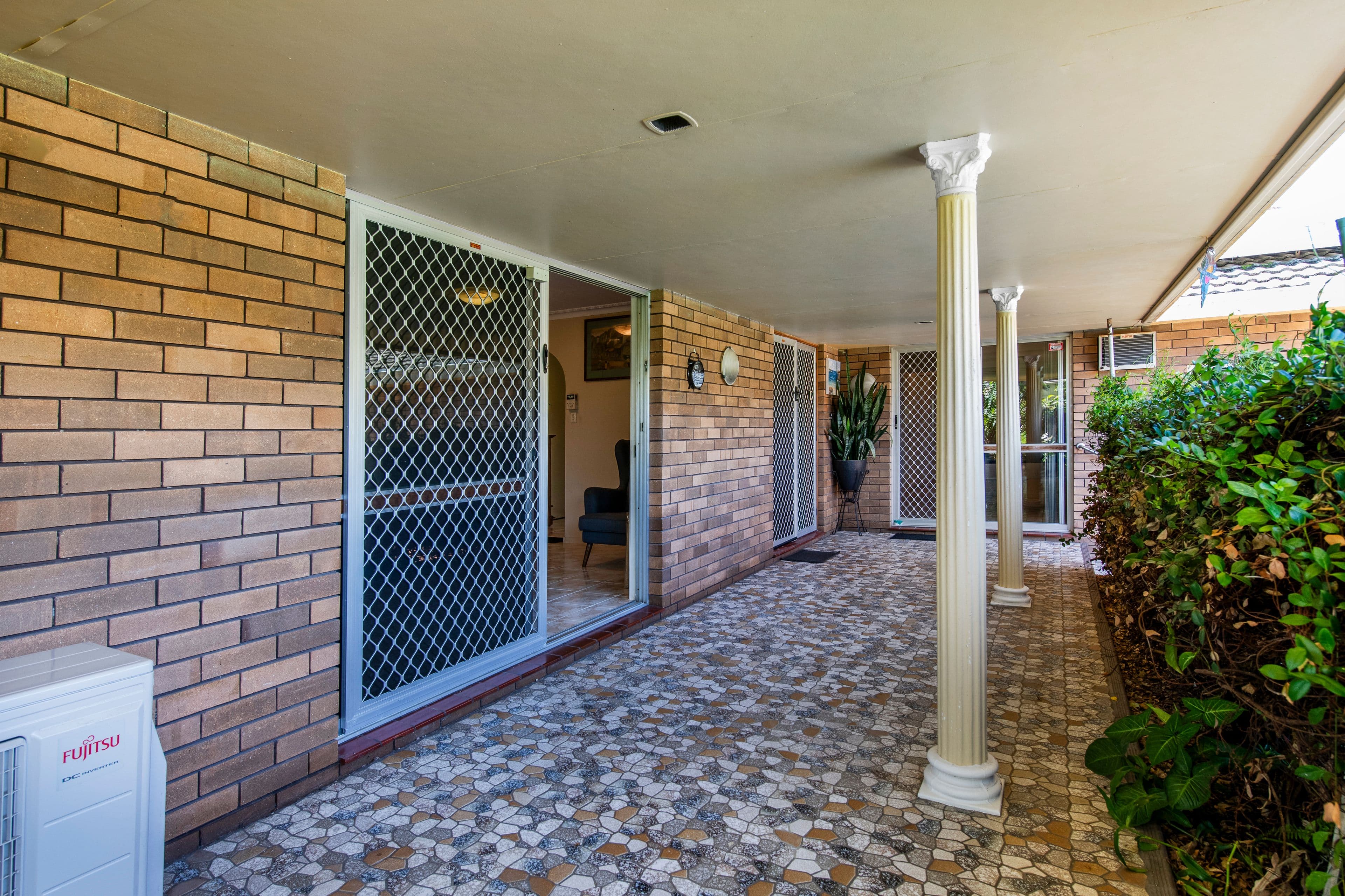 130 Sunshine Boulevard, Mermaid Waters QLD 4218, Mermaid Waters - Thumbnail 8