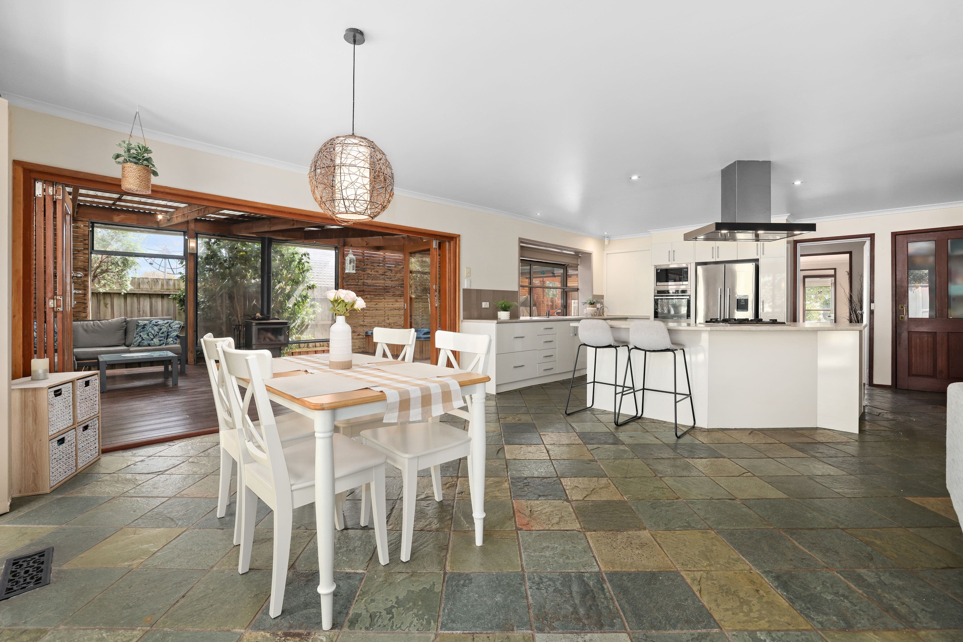 12 Witken Avenue, Wantirna South VIC 3152, Wantirna South - Thumbnail 3