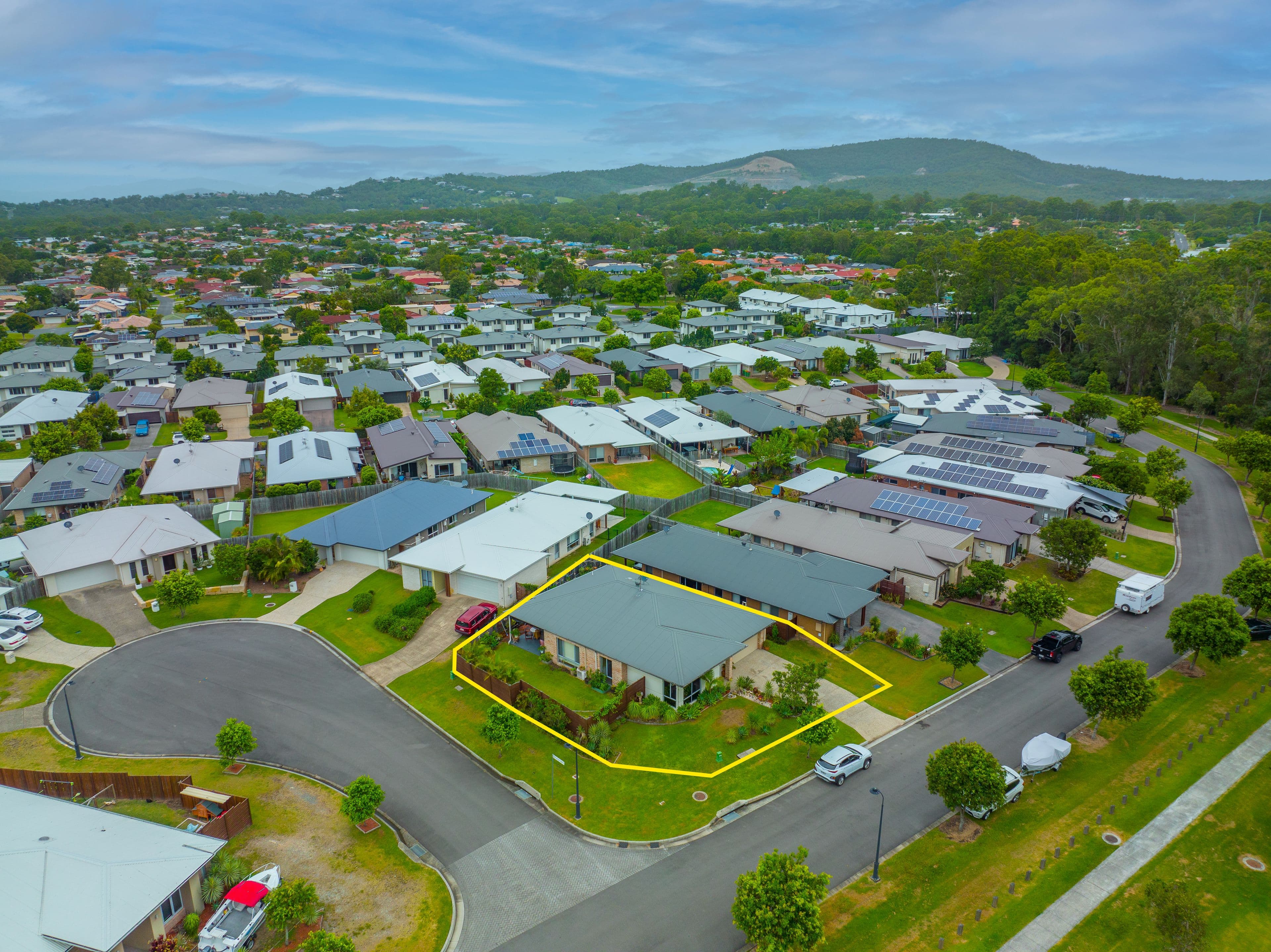 42 Brookside Circuit, Ormeau QLD 4208, Ormeau - Thumbnail 2