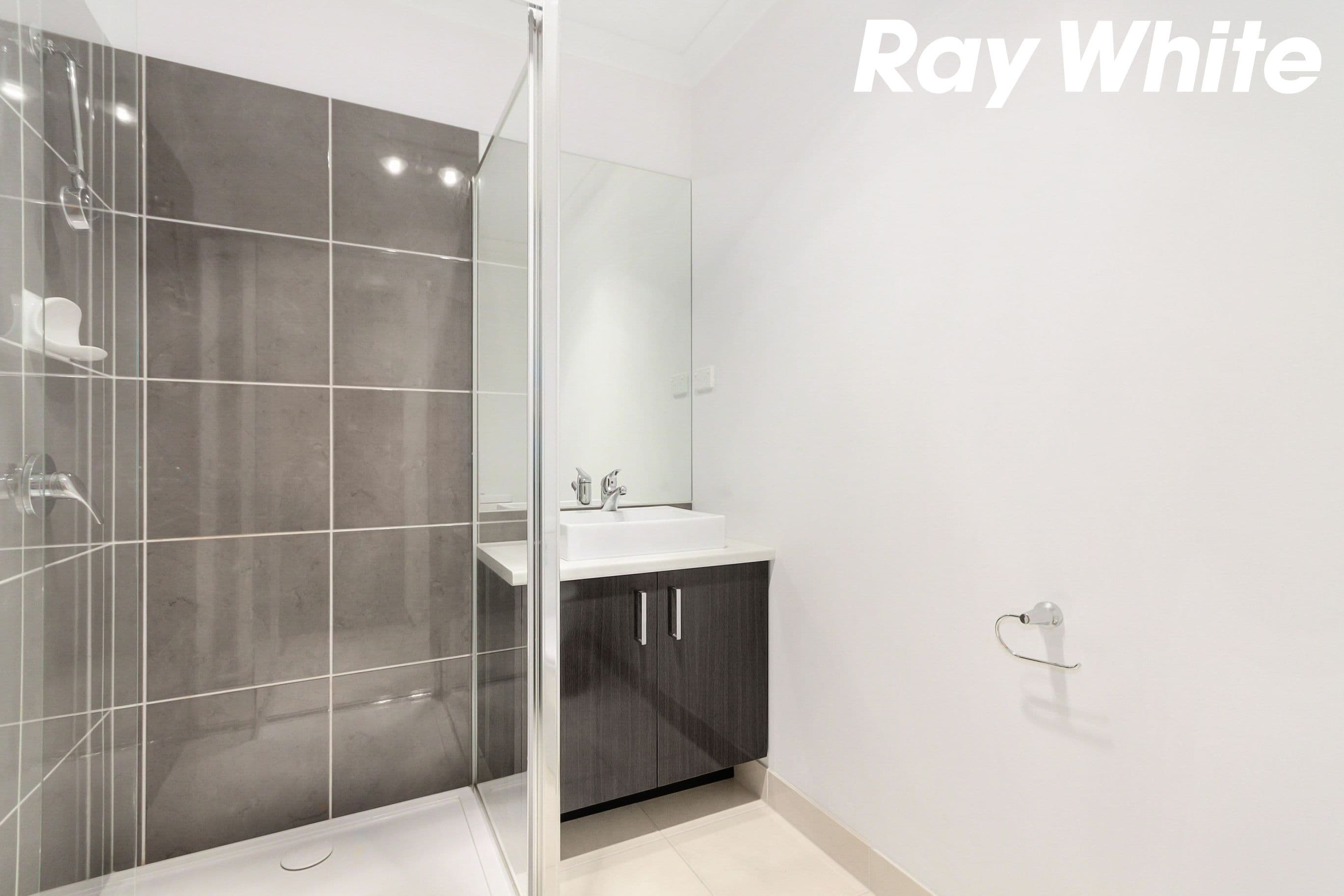 15 Cascade Way, Pakenham VIC 3810, Pakenham - Thumbnail 5