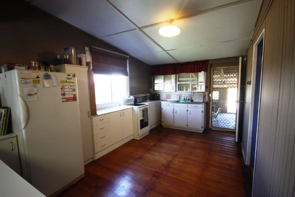 47 Seventeenth Street, HOME HILL QLD 4806, Home Hill - Thumbnail 3