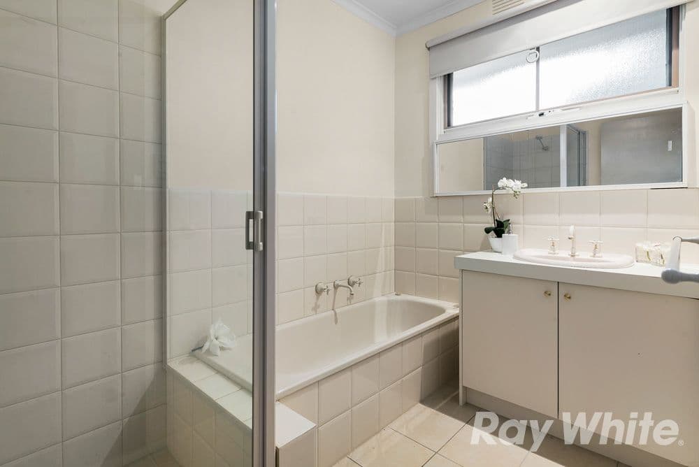 25 Eastleigh Drive, Glen Waverley VIC 3150, Glen Waverley - Thumbnail 6
