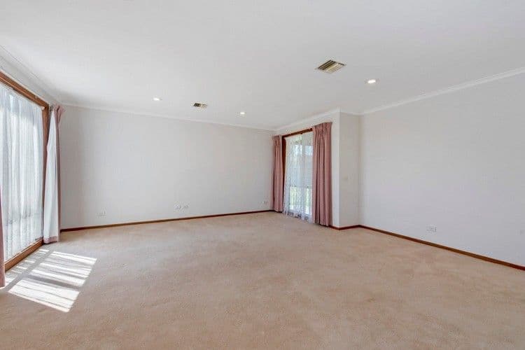 10 Oakdene Court, Rowville VIC 3178, Rowville - Thumbnail 3
