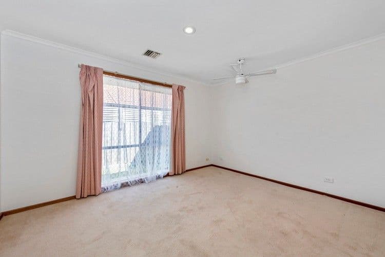10 Oakdene Court, Rowville VIC 3178, Rowville - Thumbnail 4