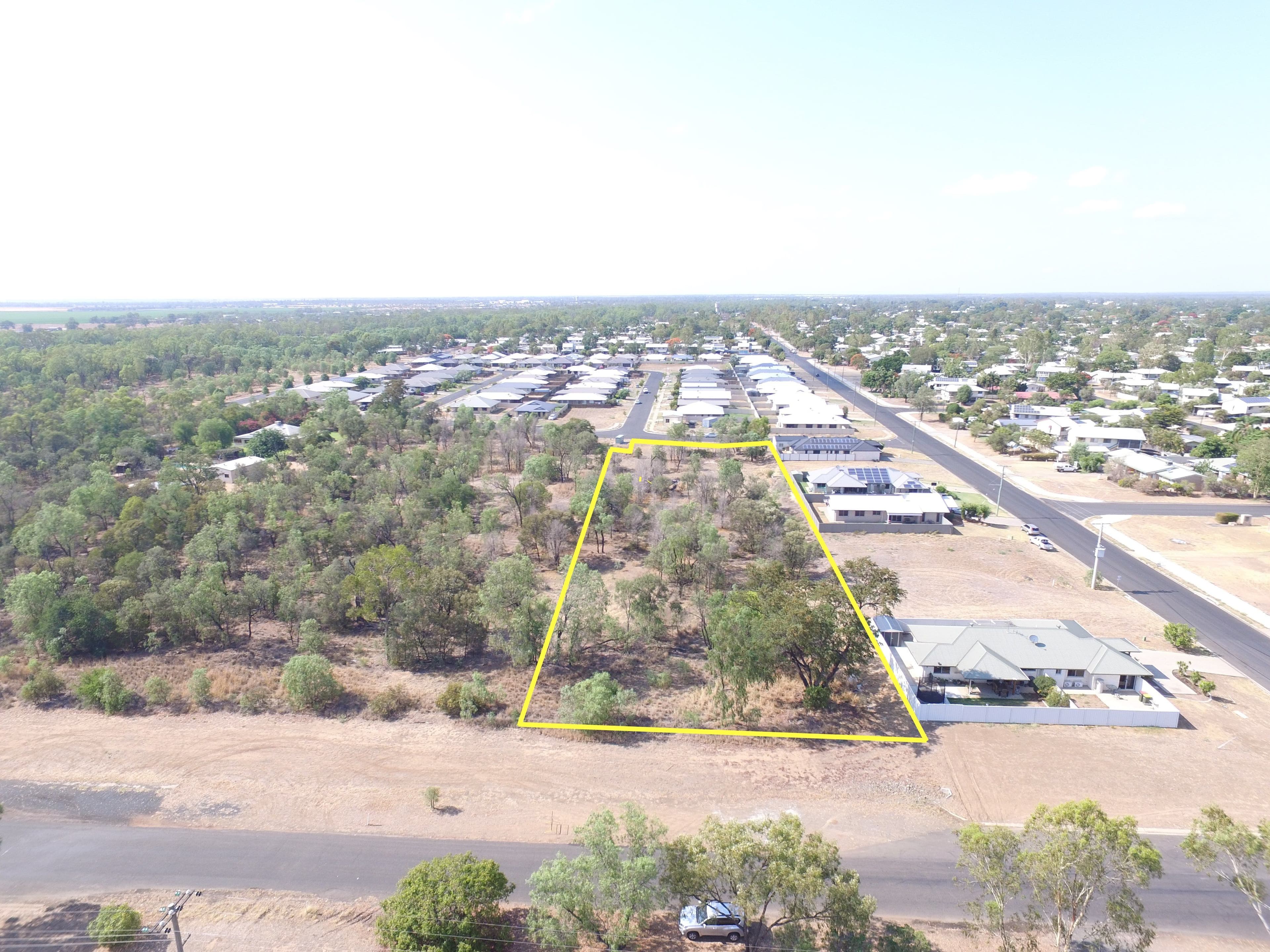 998 Amber Street/Park Avenue, Emerald QLD 4720, Emerald - Image 1