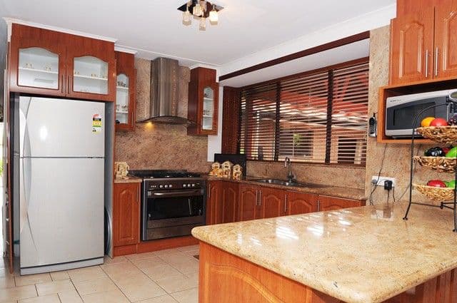 76 Virgilia Drive, HOPPERS CROSSING VIC 3029, Hoppers Crossing - Thumbnail 2