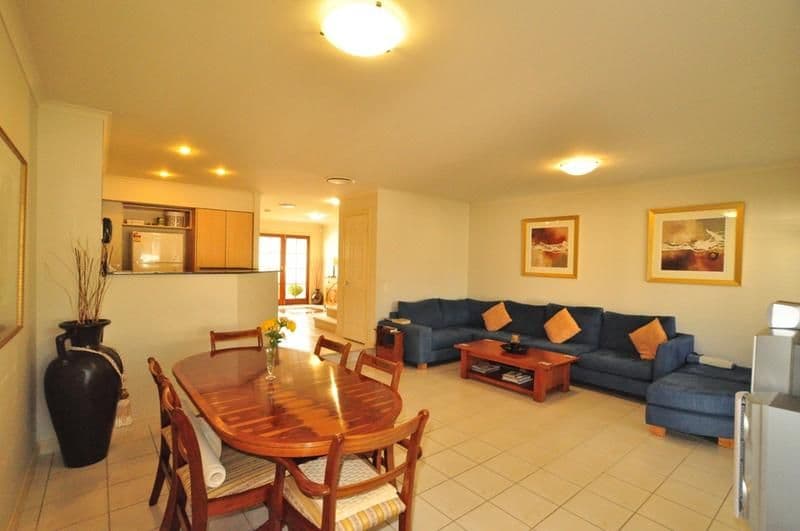 8840 Magnolia Drive East, HOPE ISLAND QLD 4212, Hope Island - Thumbnail 3