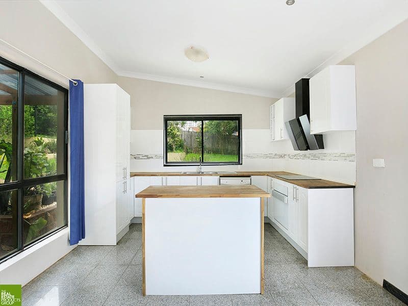 14 Cardiff Street, Berkeley - Thumbnail 2