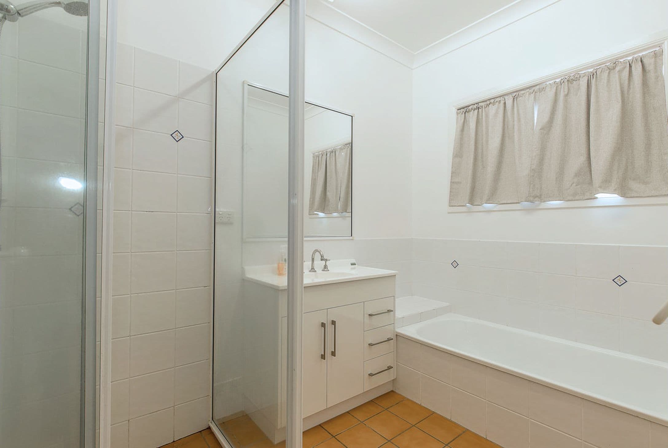 2 Saint Pauls Court, Mount Louisa QLD 4814, Mount Louisa - Thumbnail 5