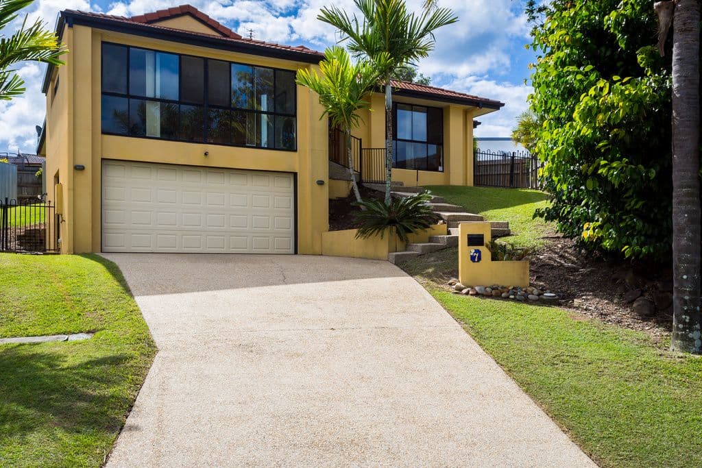 7 Golf View Terrace, Robina QLD 4226, Robina - Thumbnail 3