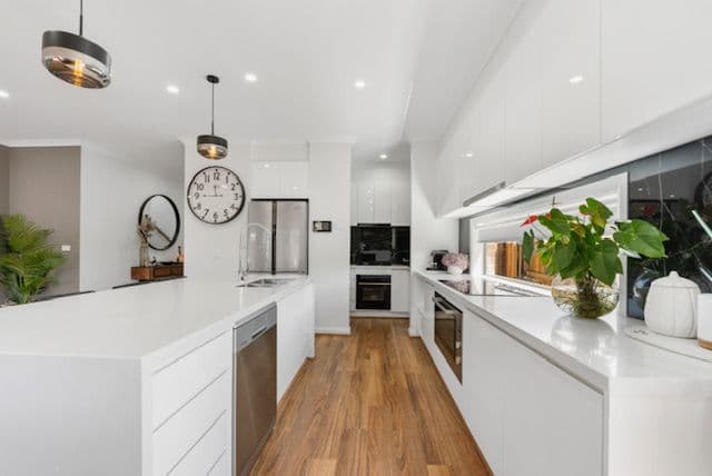 7 Brentham Crescent, Werribee VIC 3030, Werribee - Thumbnail 6