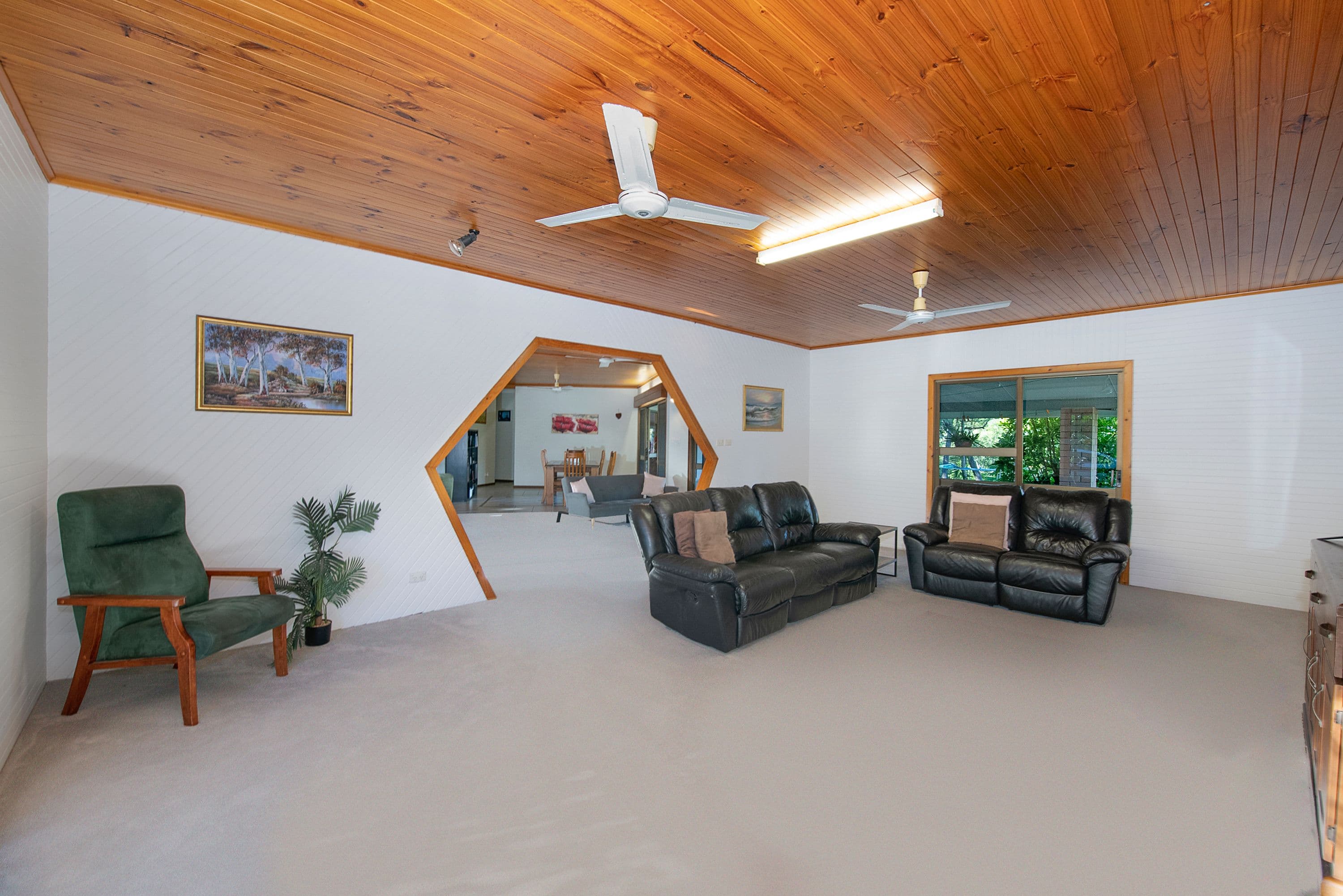 36 Mount Elliot Drive, Alligator Creek QLD 4816, Alligator Creek - Thumbnail 2