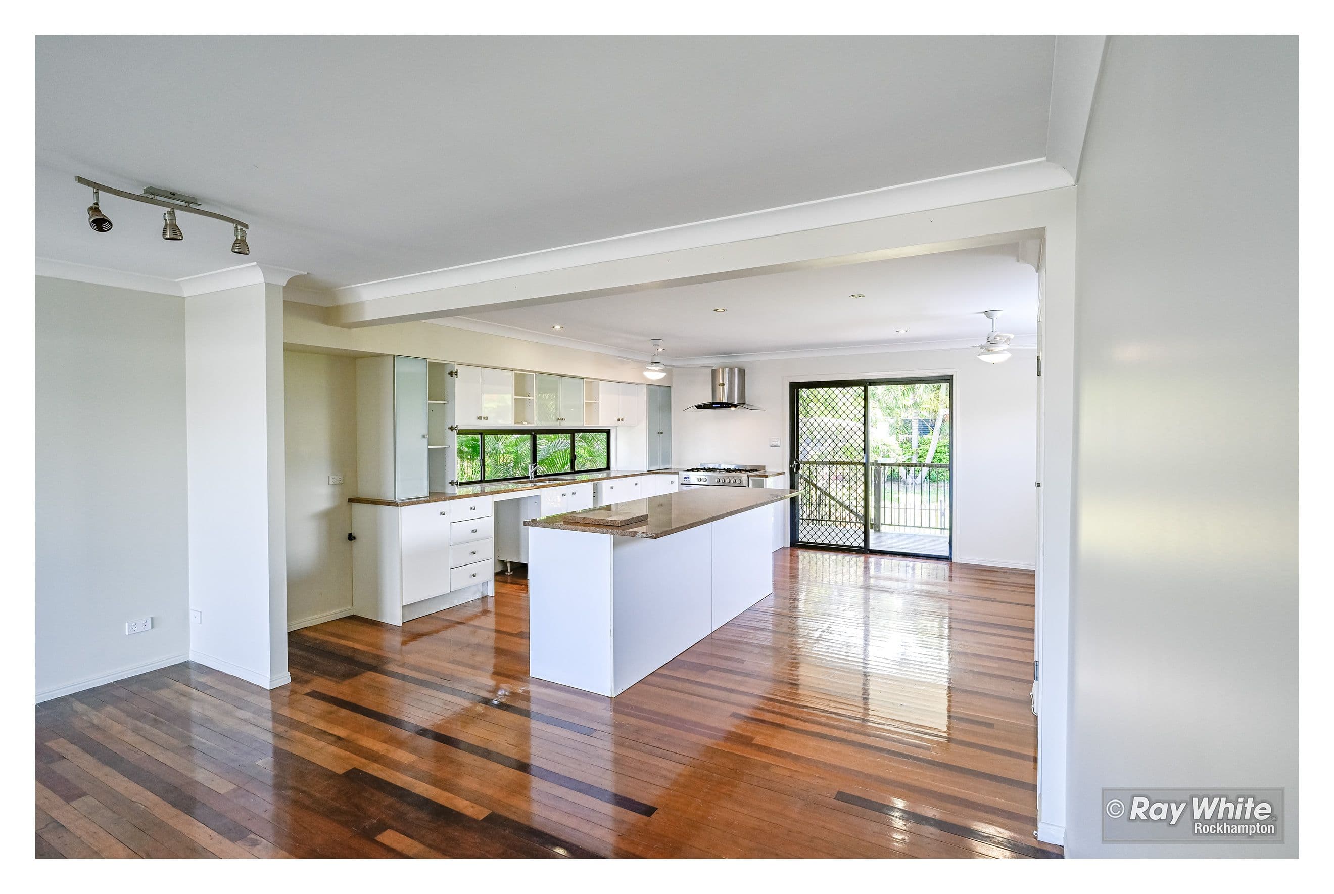 15 Christine Avenue, Yeppoon QLD 4703, Yeppoon - Thumbnail 4