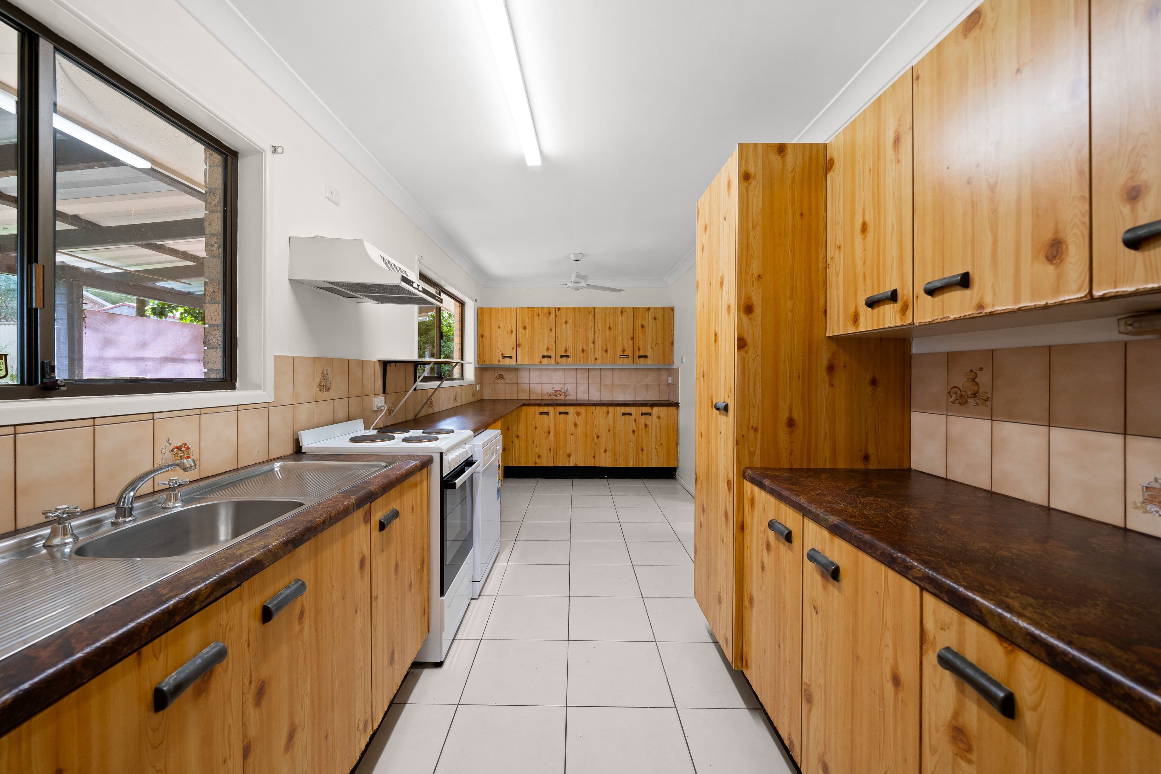 14 Emerald Drive, Regents Park QLD 4118, Regents Park - Thumbnail 4