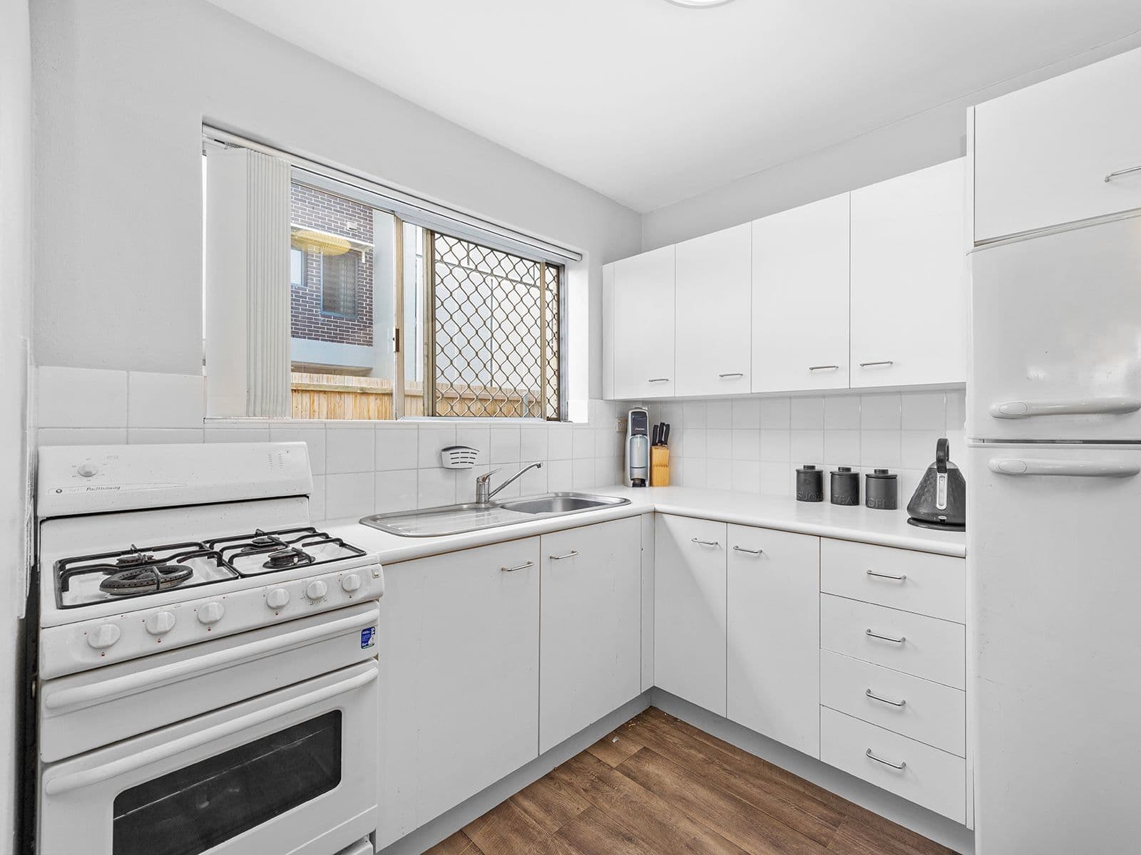 72 Hood Street, Sherwood QLD 4075, Sherwood - Thumbnail 2
