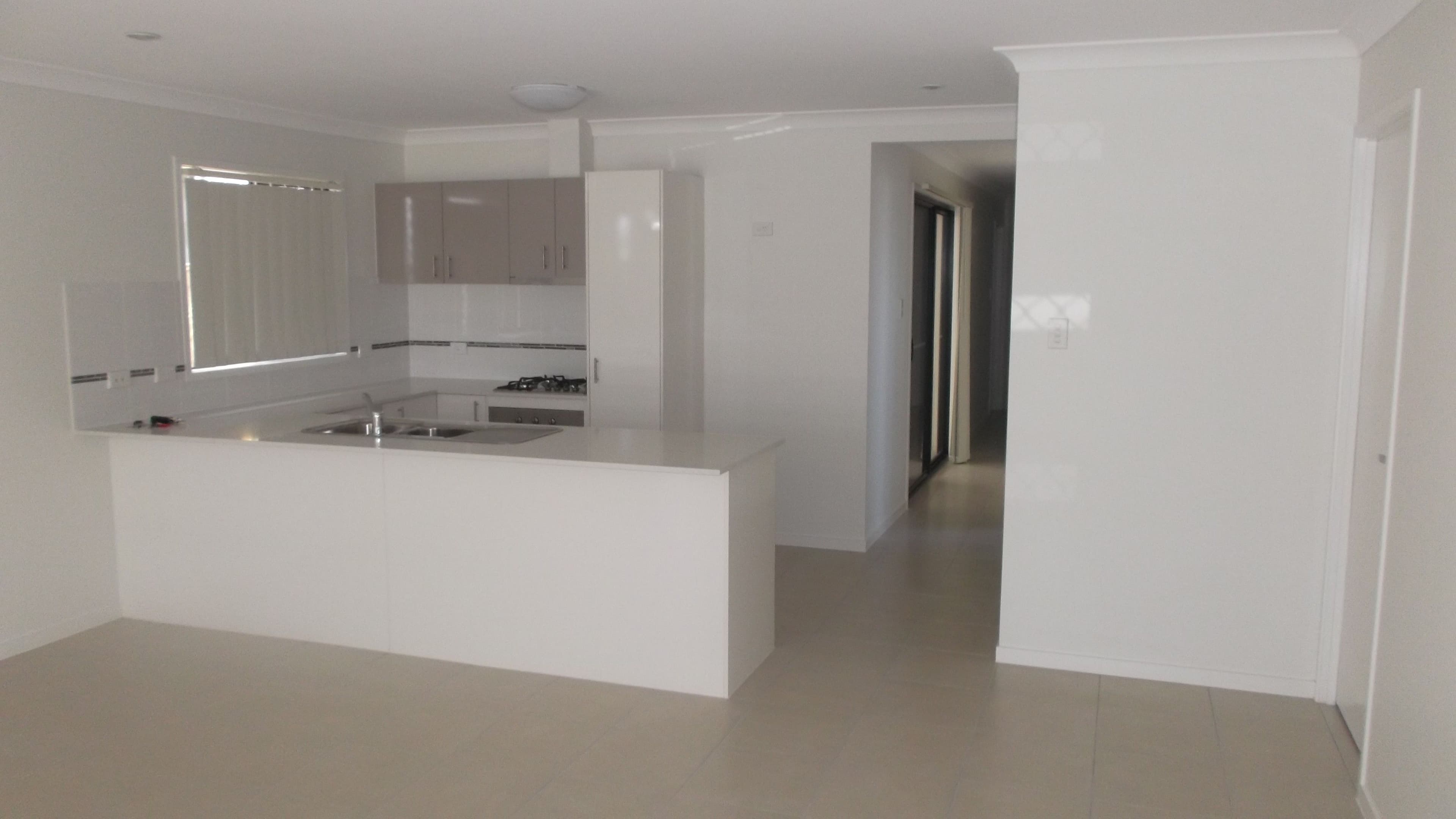 78 Currey Street, Roma QLD 4455, Roma - Thumbnail 2