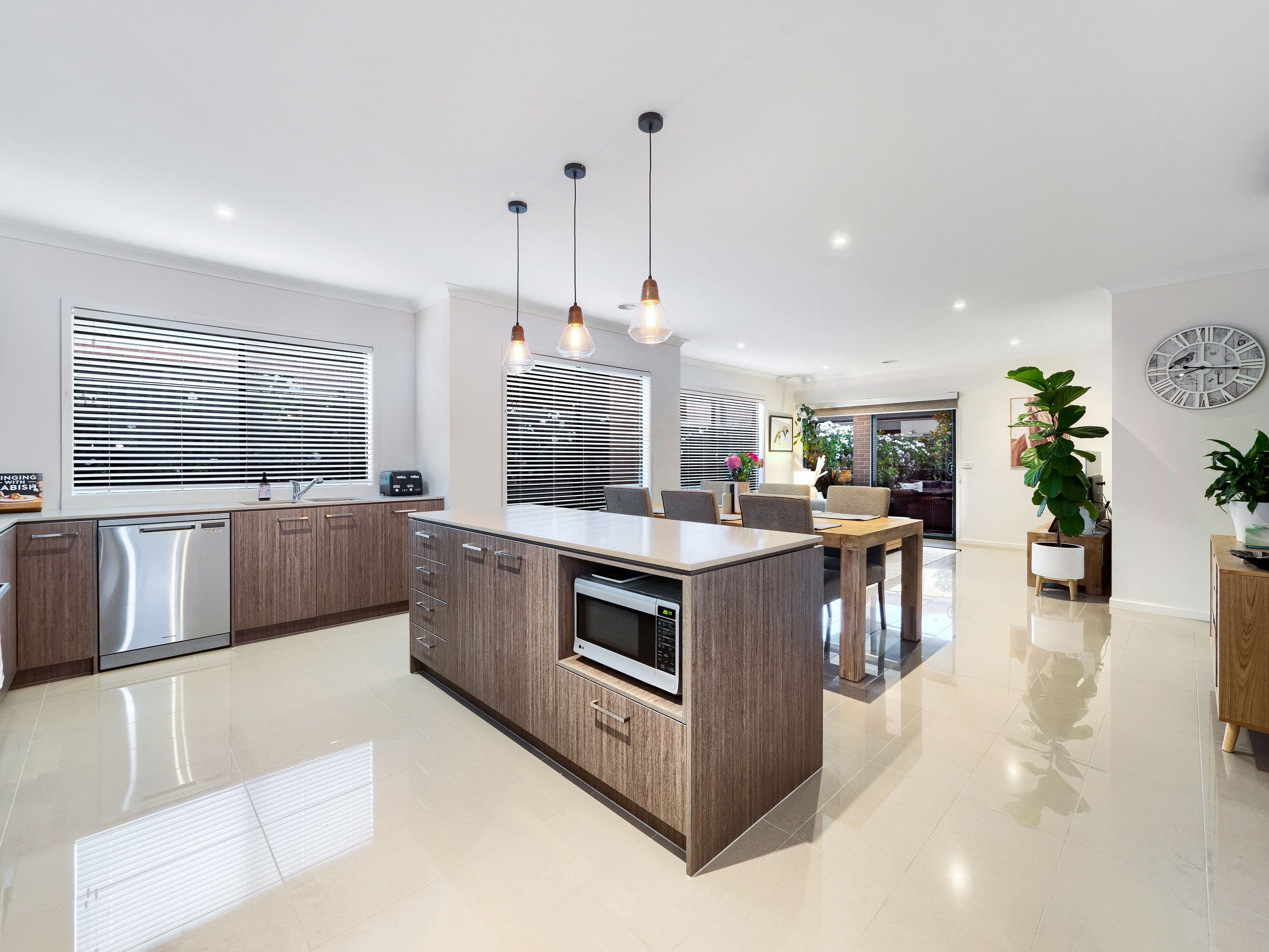 9 Carisbrooke Way, Clyde North VIC 3978, Clyde North - Thumbnail 8