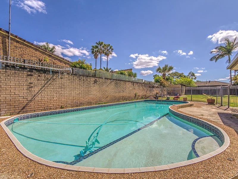 9 Dunbarton Avenue, SORRENTO QLD 4217, Sorrento - Thumbnail 7