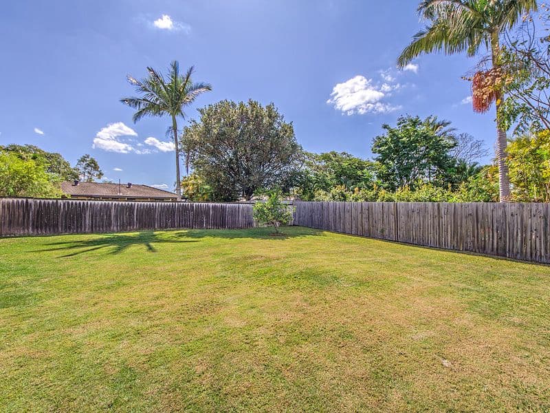9 Dunbarton Avenue, SORRENTO QLD 4217, Sorrento - Thumbnail 8