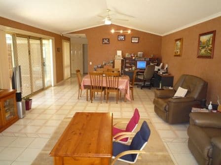 6 Geranium Court, EIGHT MILE PLAINS QLD 4113, Eight Mile Plains - Thumbnail 2