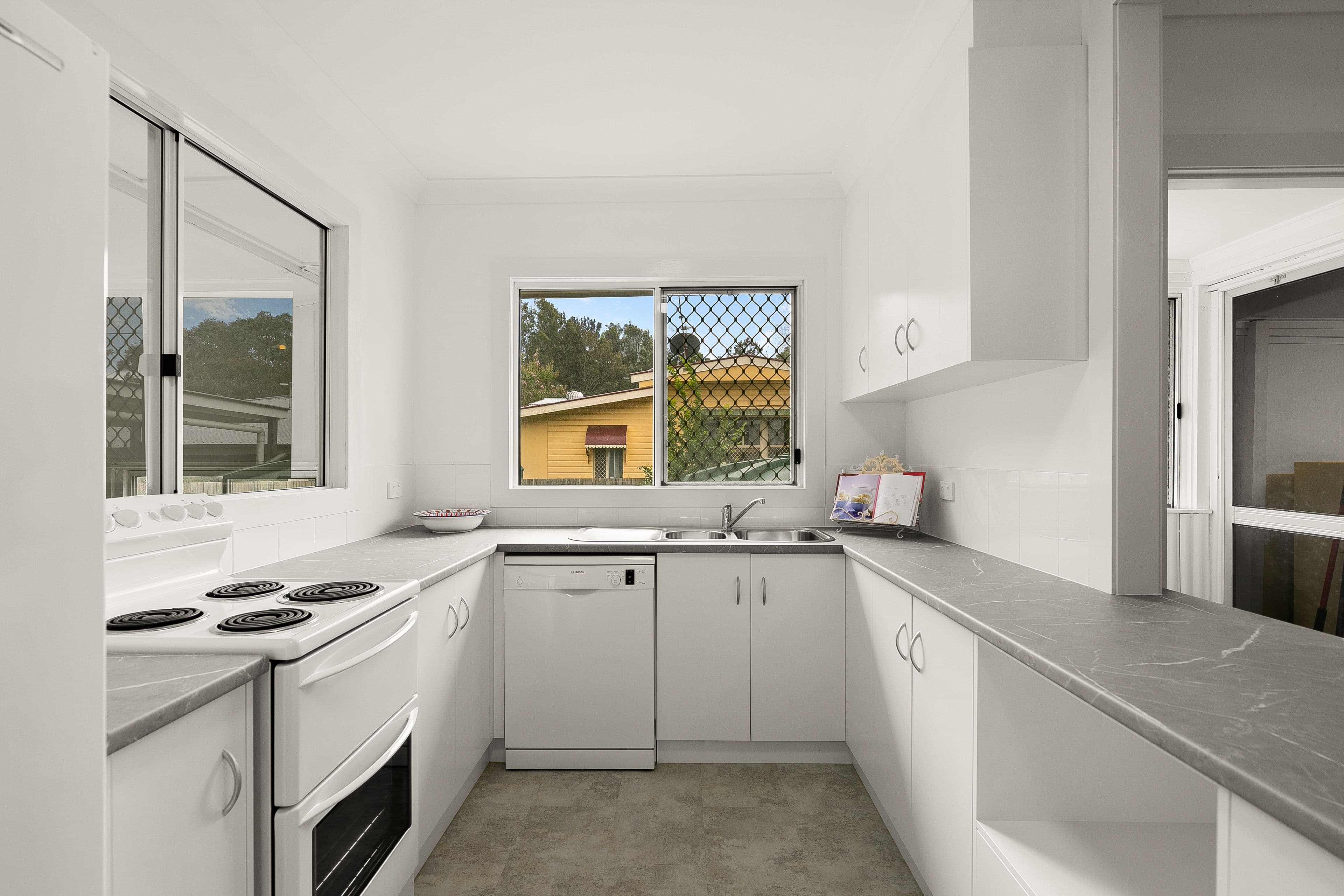 9 Clarissa Street, Newtown QLD 4350, Newtown - Thumbnail 3
