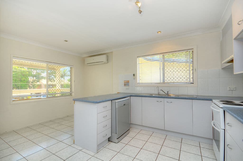 7 Algona Street, Labrador QLD 4215, Labrador - Thumbnail 3