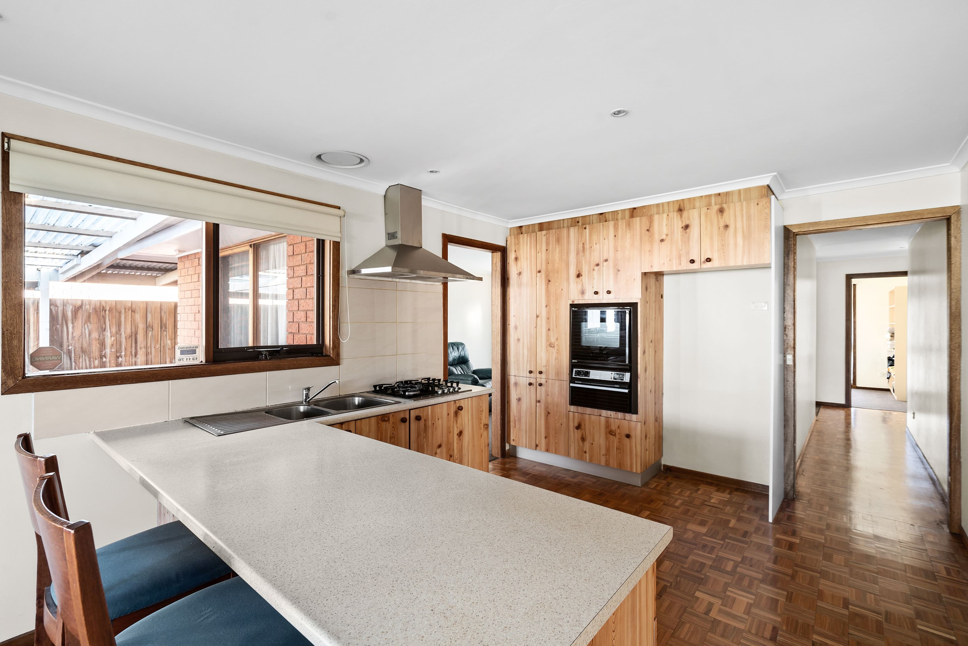28 Oakdene Grove South, Altona Meadows VIC 3028, Altona Meadows - Thumbnail 2